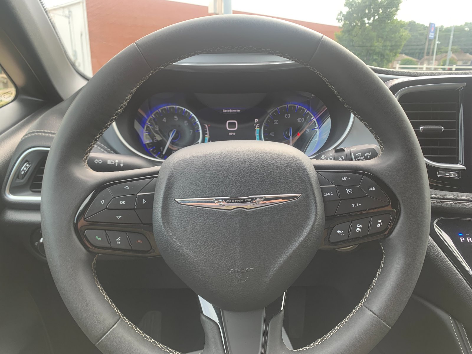 Used 2025 White Chrysler Limited image 29