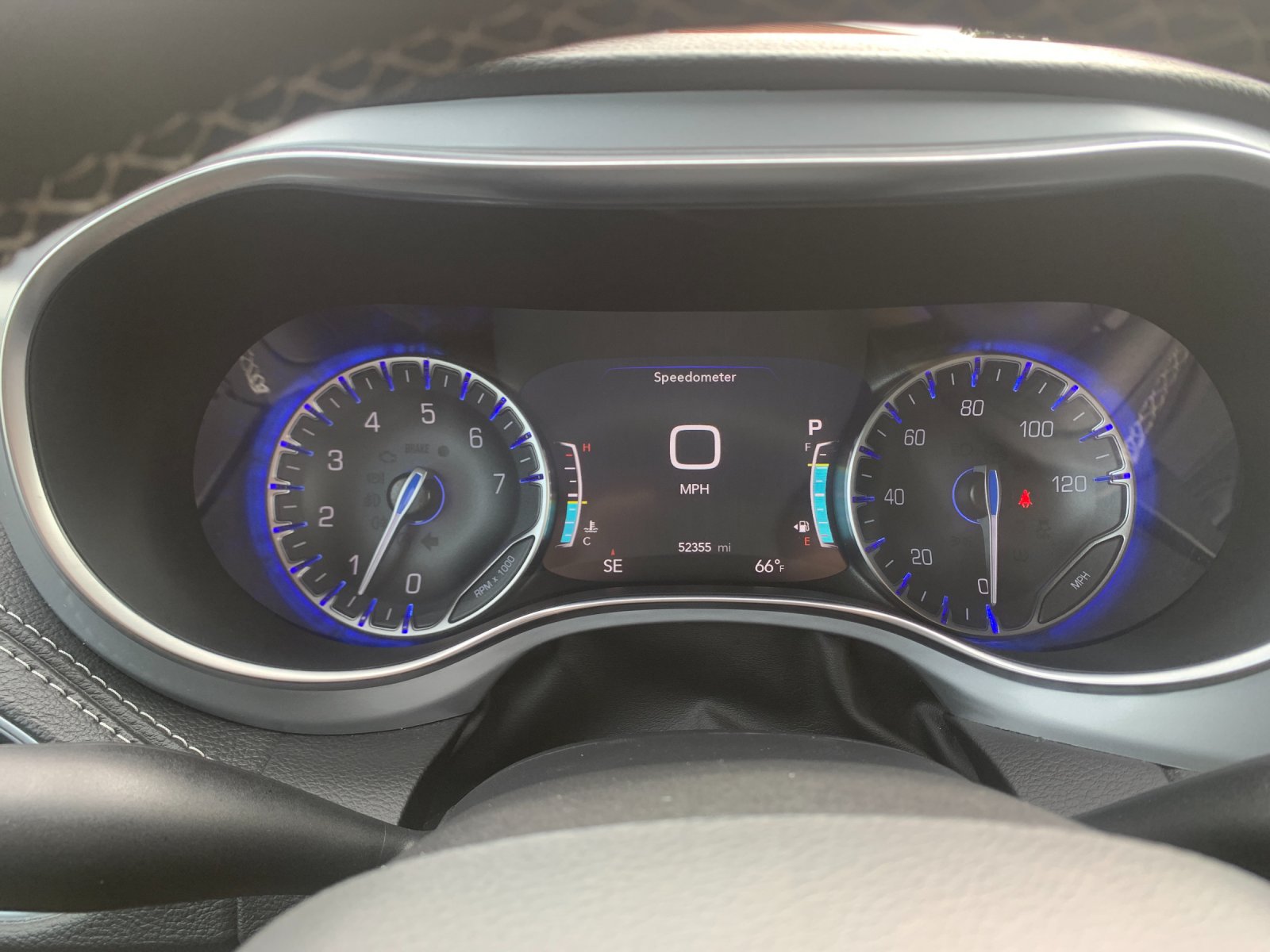 Used 2025 White Chrysler Limited image 32