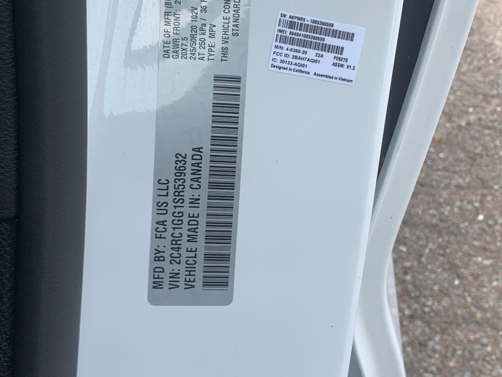 Used 2025 White Chrysler Limited image 36
