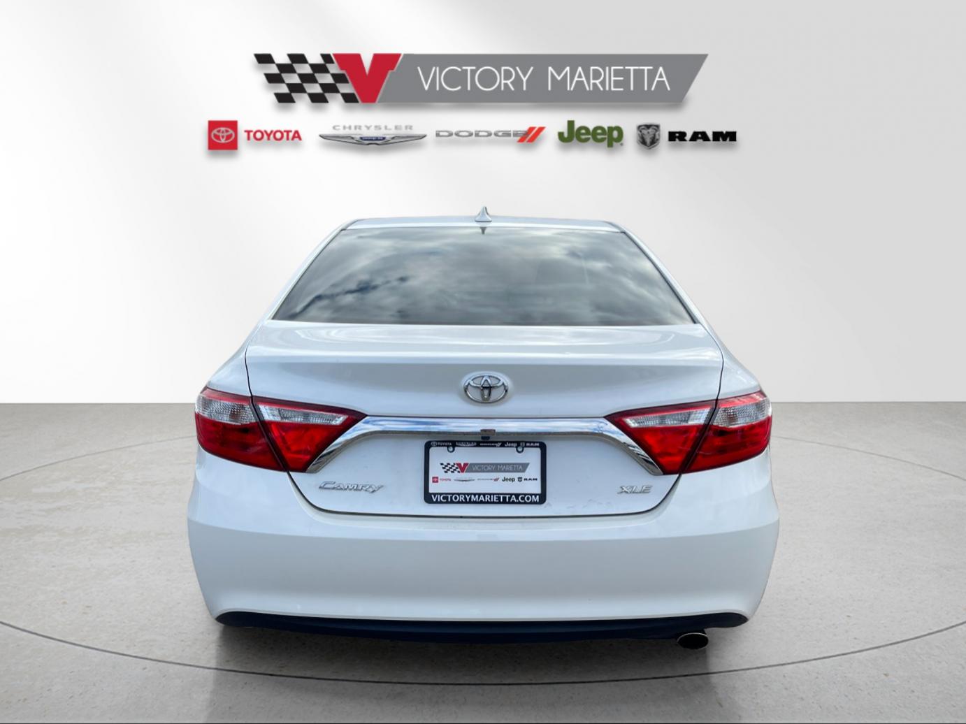 Used 2015 White Toyota XLE image 4