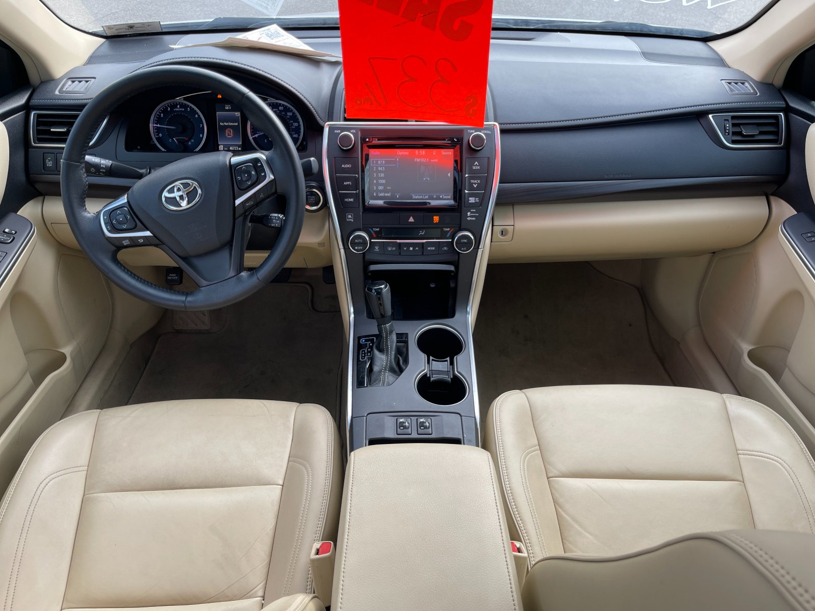 Used 2015 White Toyota XLE image 15