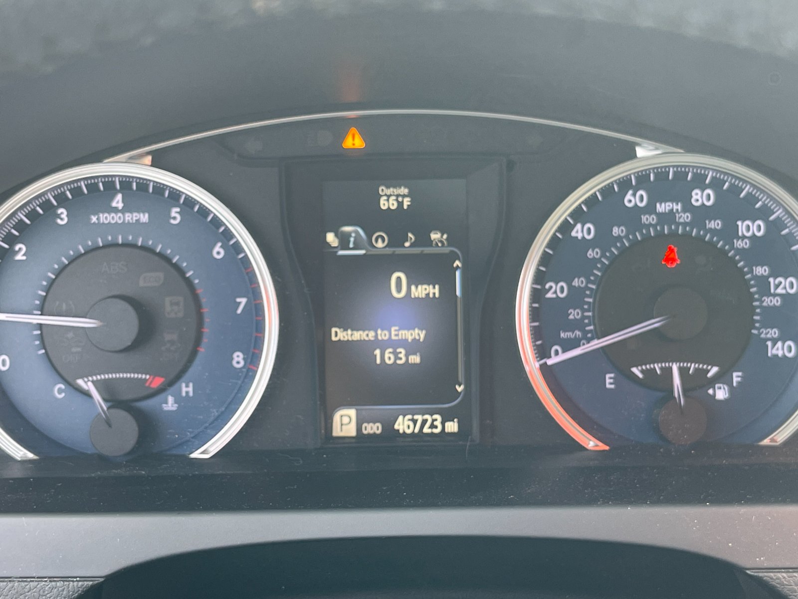 Used 2015 White Toyota XLE image 28
