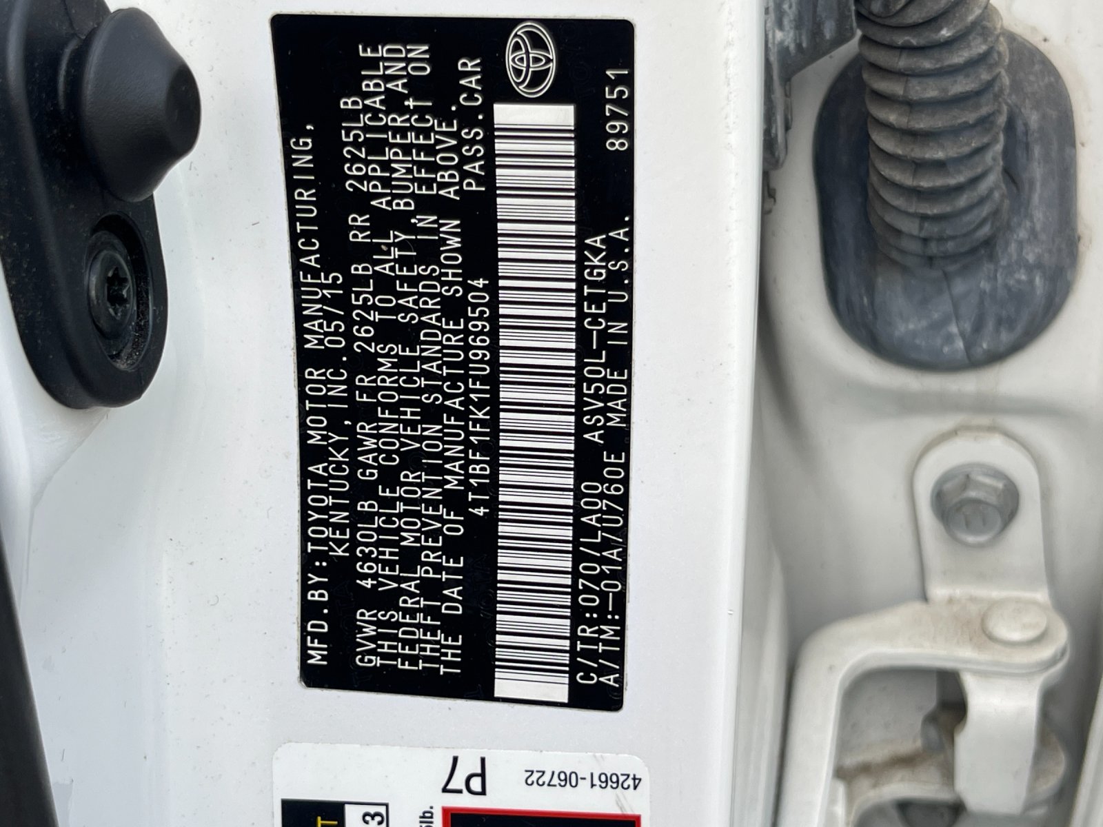 Used 2015 White Toyota XLE image 32