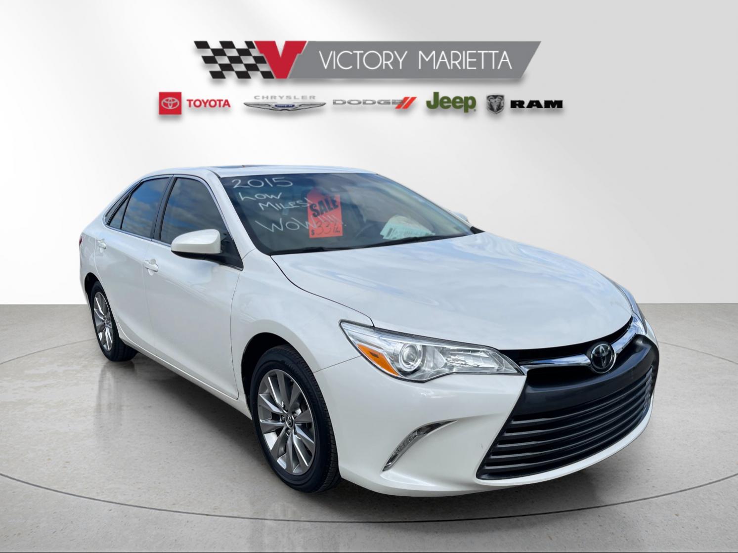 Used 2015 White Toyota XLE image 7