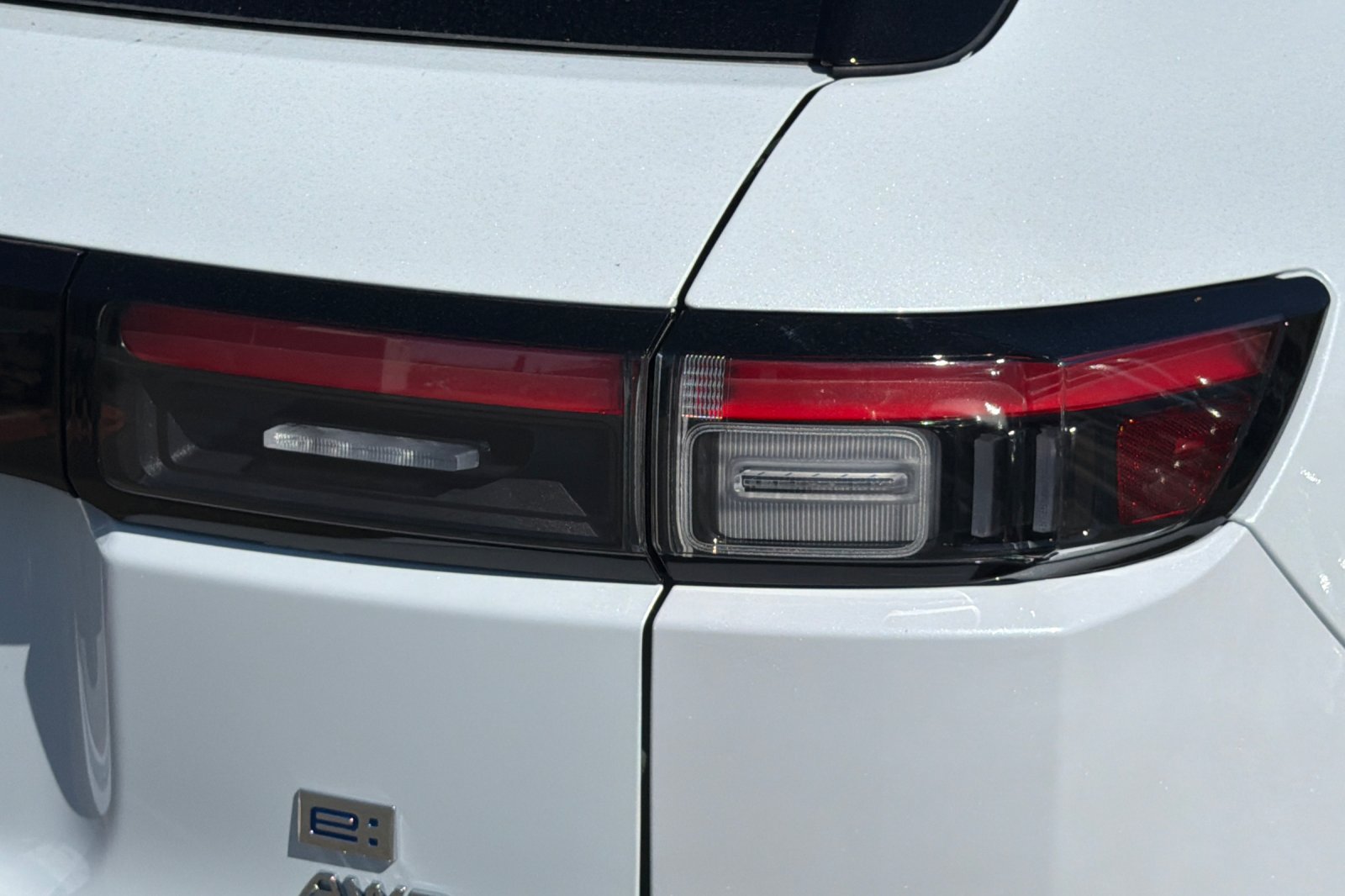 New 2026 Frostline White Pearl Honda Touring image 32