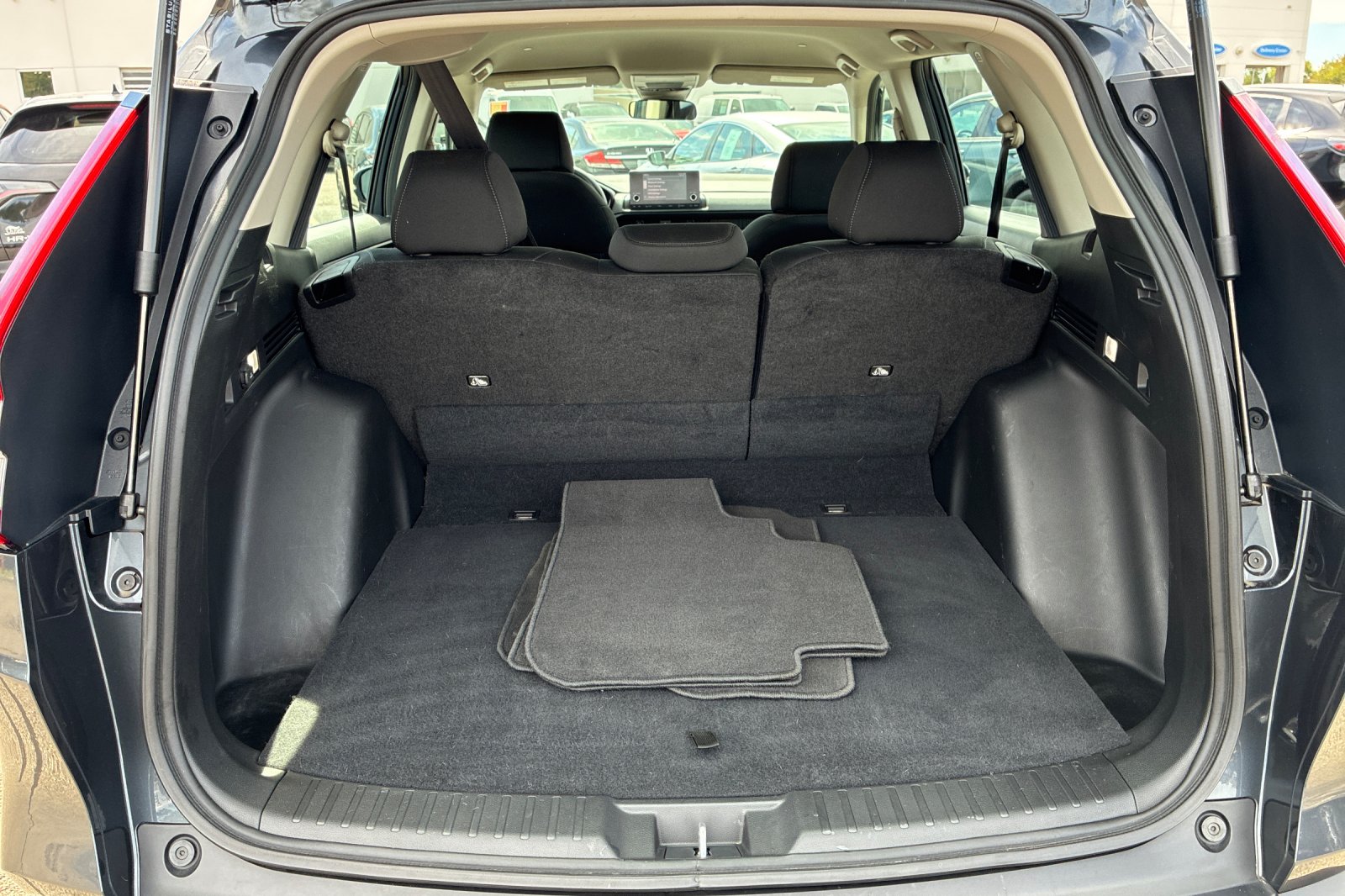 Used 2024 Meteorite Gray Metallic Honda LX image 19