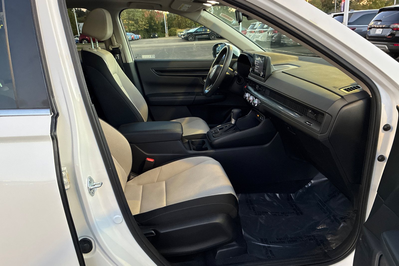 Used 2024 Platinum White Pearl Honda EX image 22