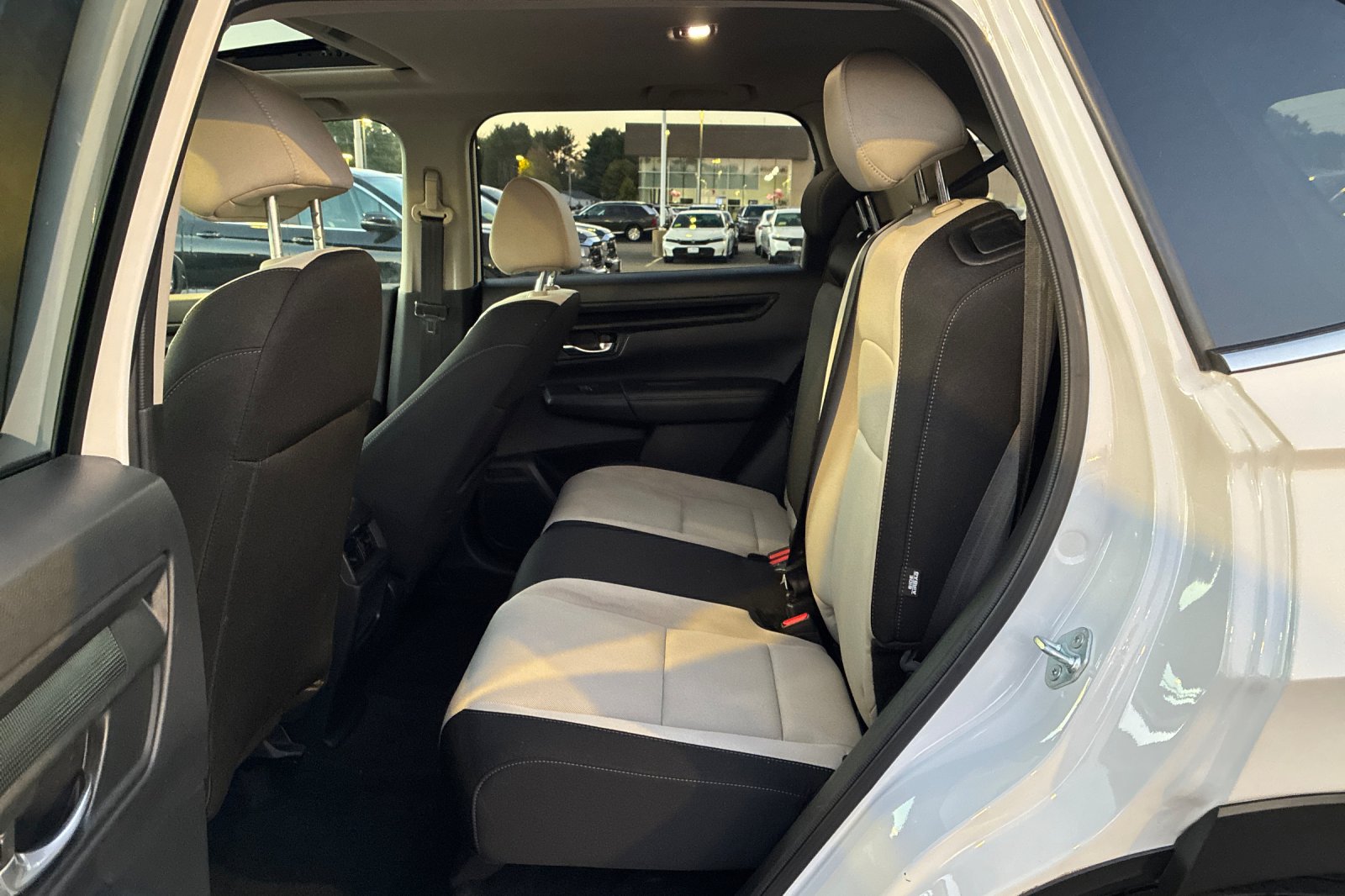 Used 2024 Platinum White Pearl Honda EX image 15