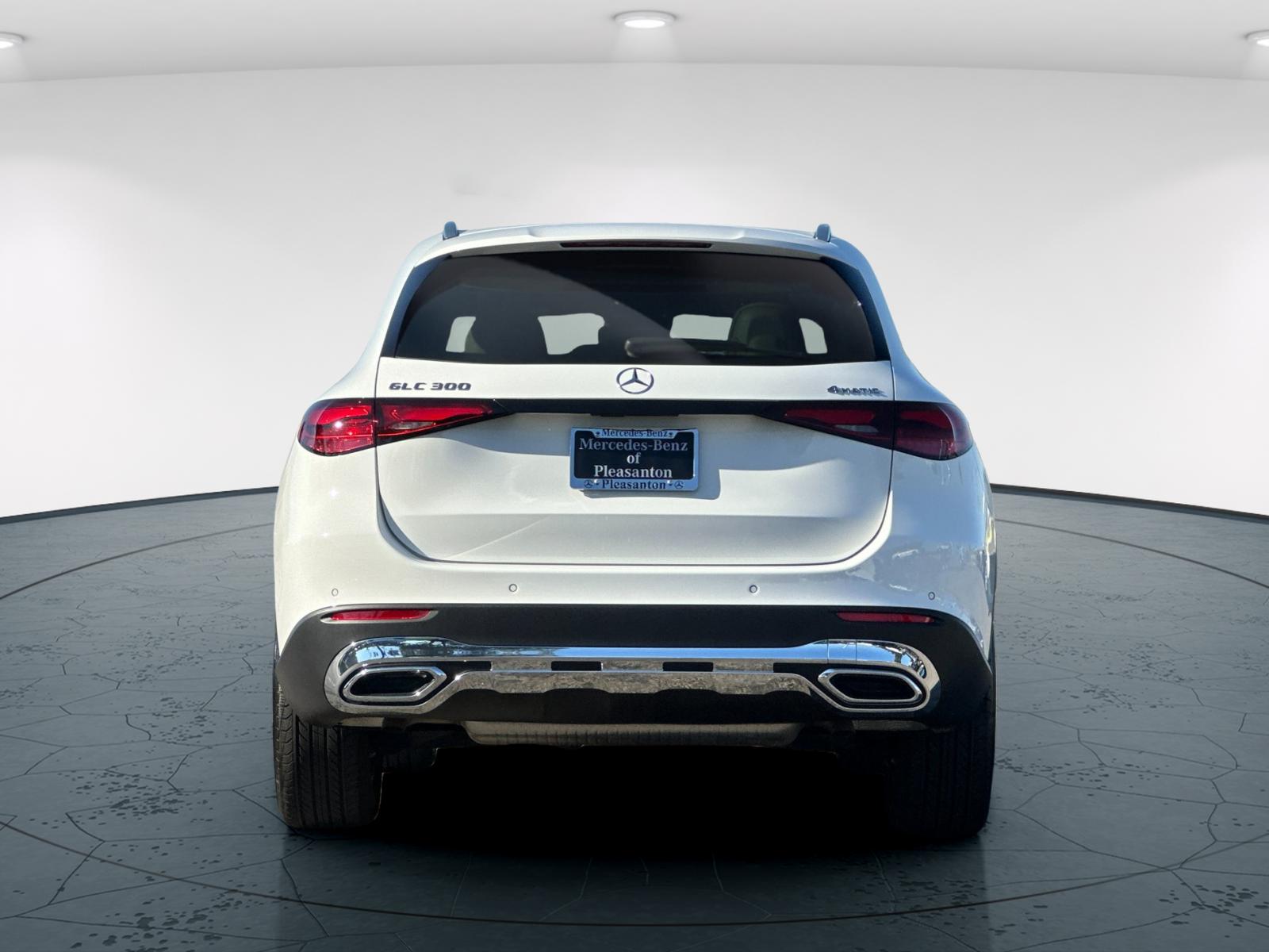 Used 2026 Polar White Mercedes-Benz GLC 300 4D Sport Utility 4MATIC® image 5