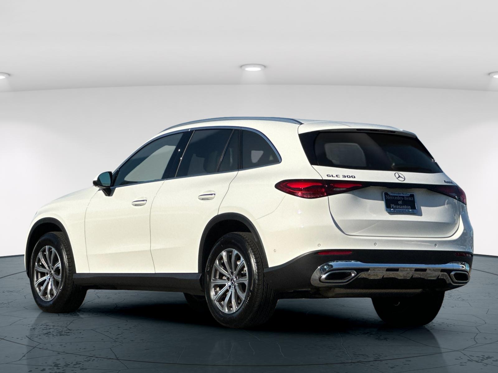 Used 2026 Polar White Mercedes-Benz GLC 300 4D Sport Utility 4MATIC® image 4