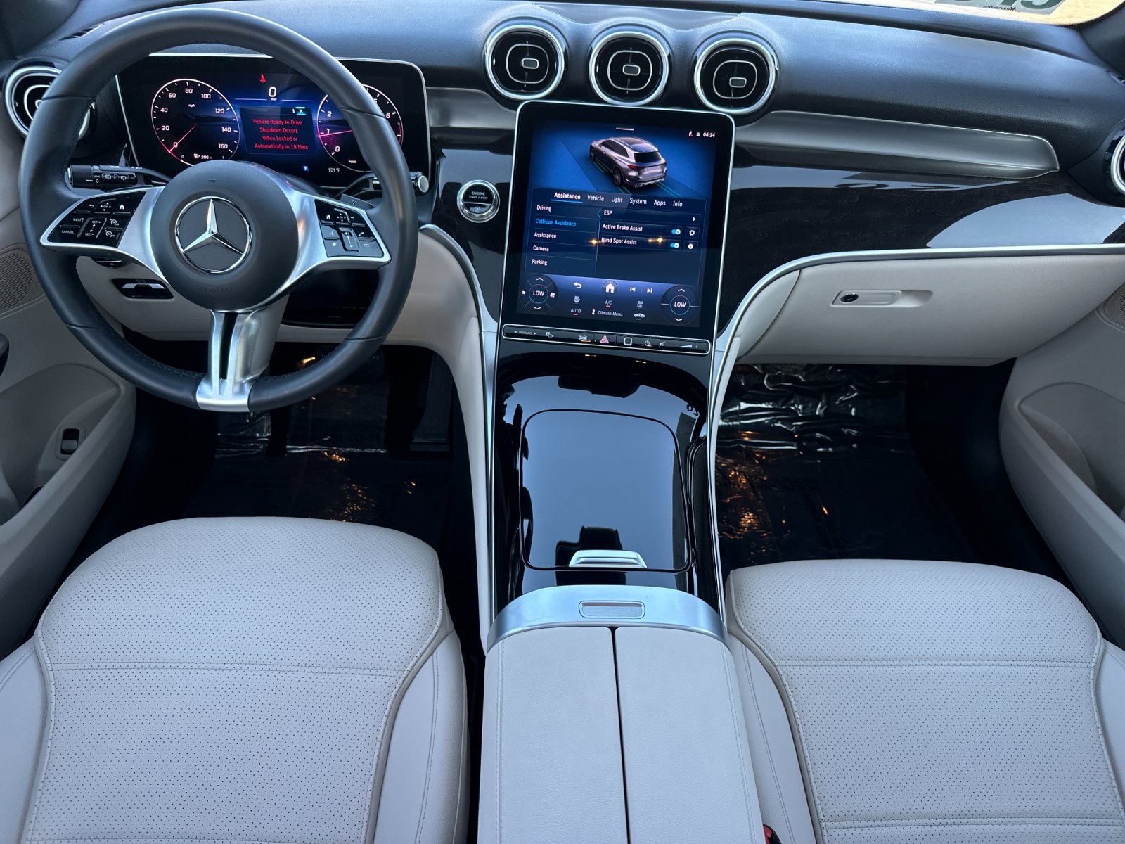 Used 2026 Polar White Mercedes-Benz GLC 300 4D Sport Utility 4MATIC® image 15