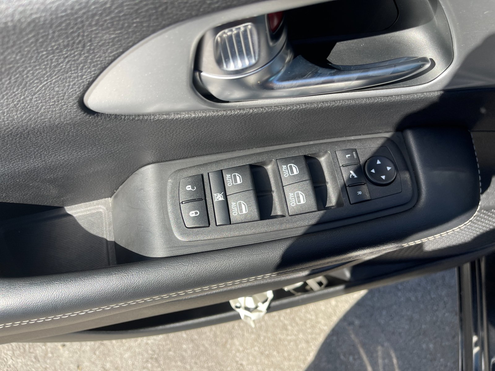 Used 2025 Black Chrysler Limited image 12