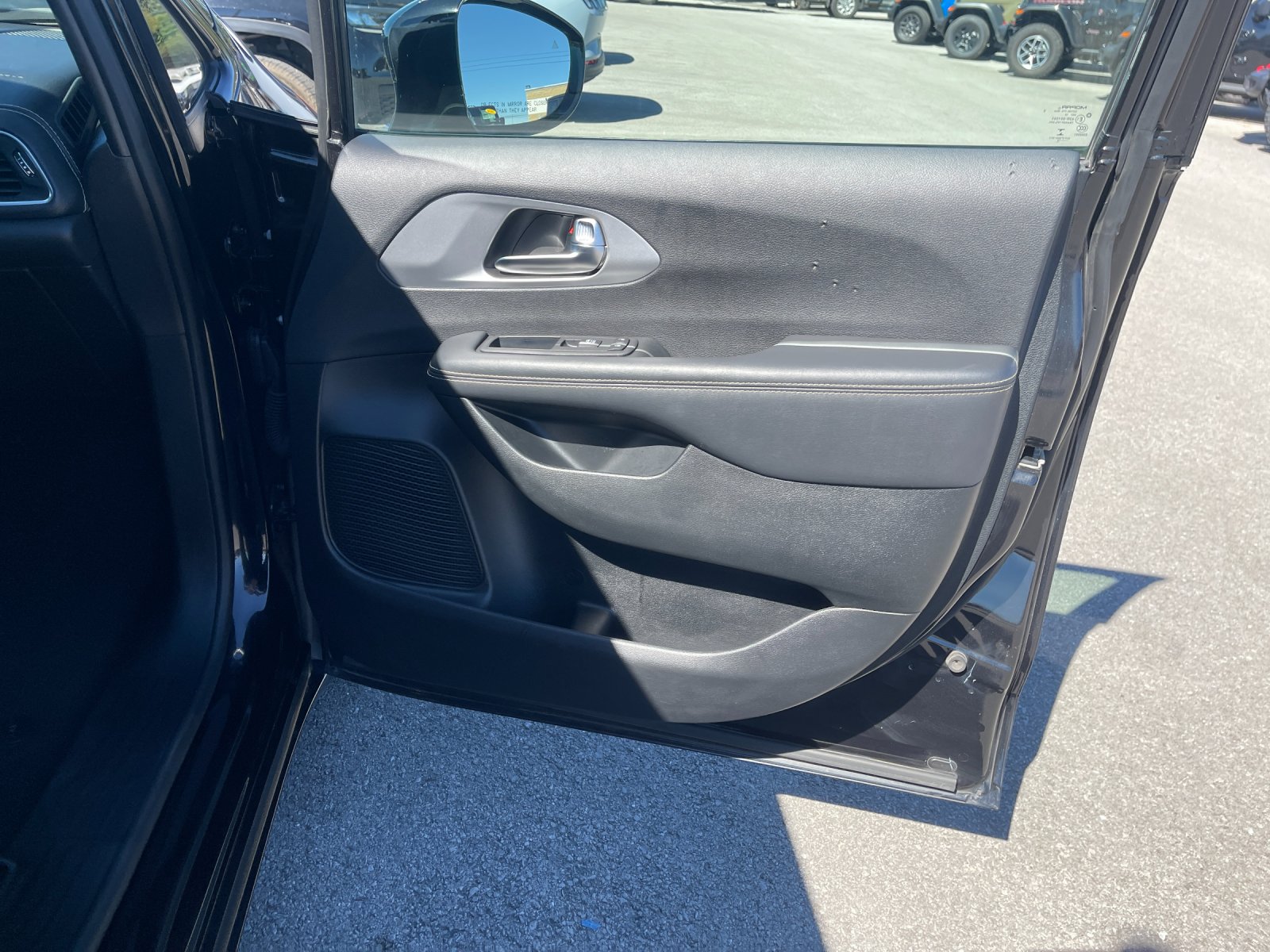 Used 2025 Black Chrysler Limited image 20