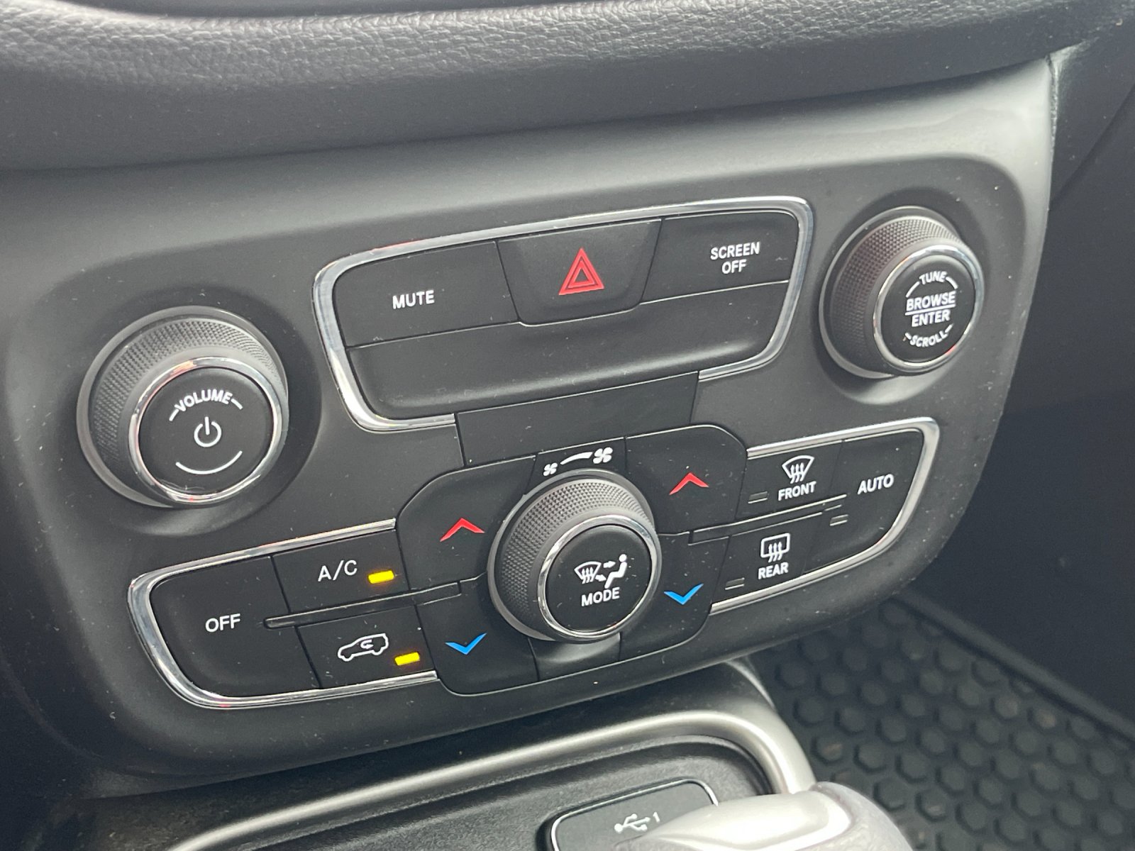 Used 2020 Red Jeep Sport image 22