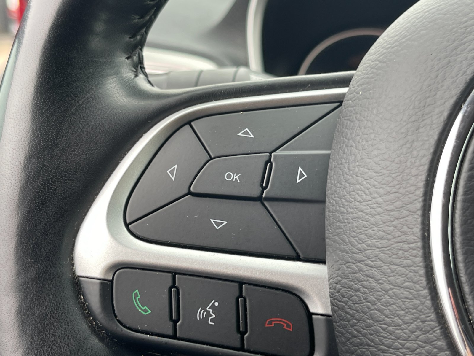 Used 2020 Red Jeep Sport image 26