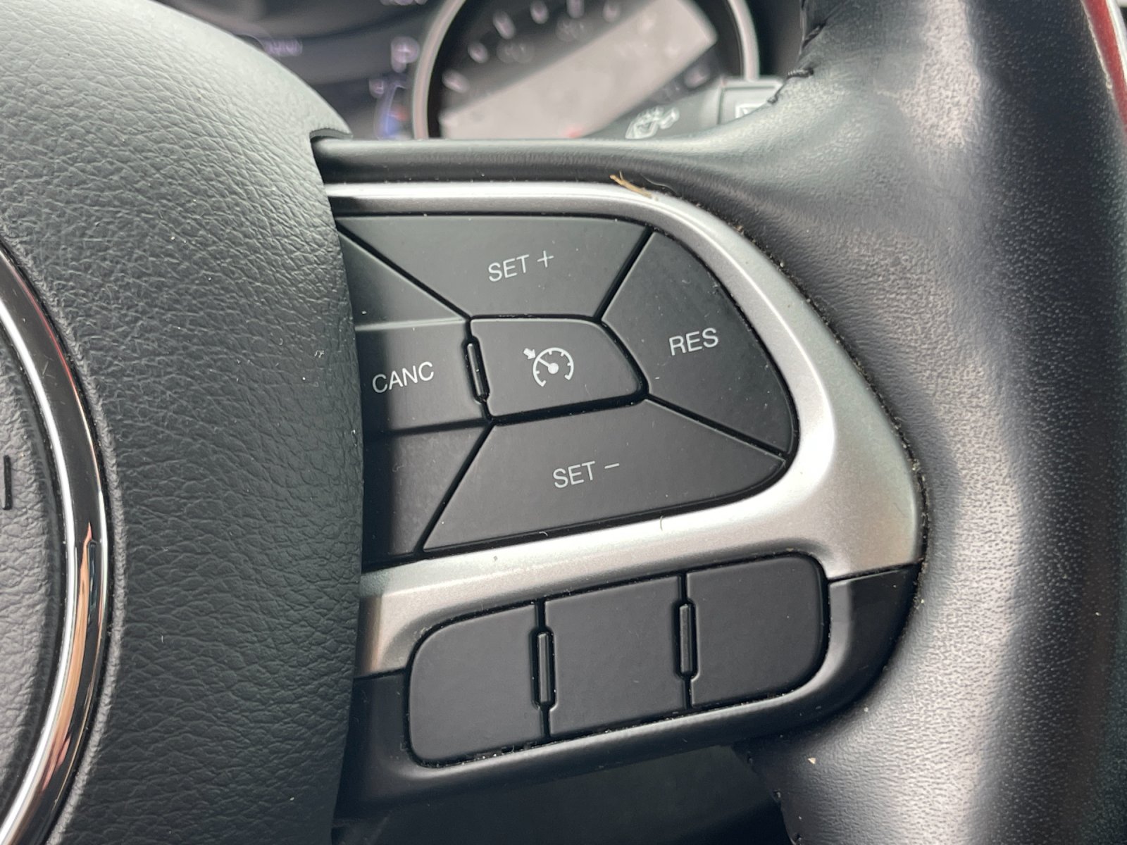 Used 2020 Red Jeep Sport image 27