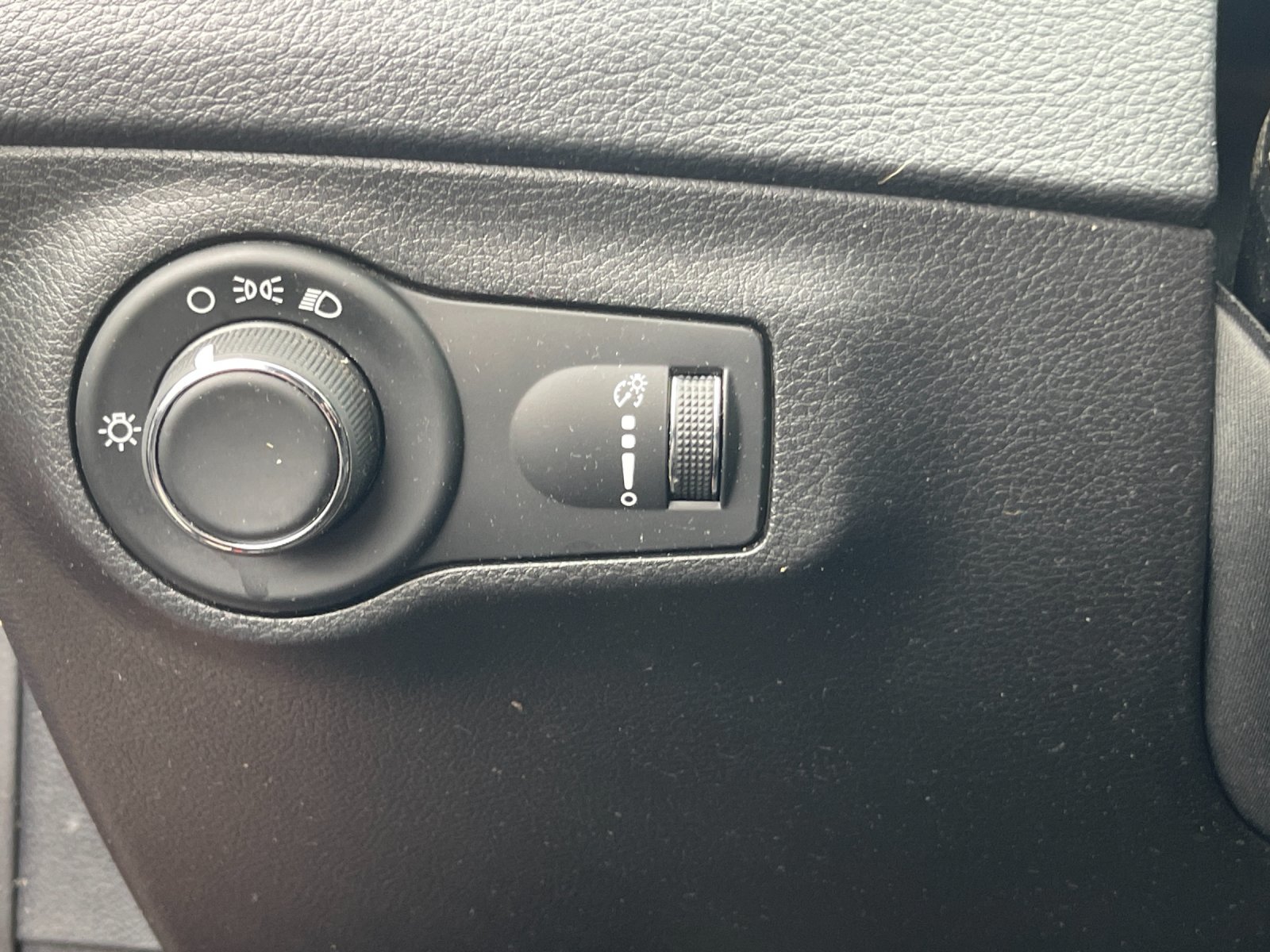 Used 2020 Red Jeep Sport image 30