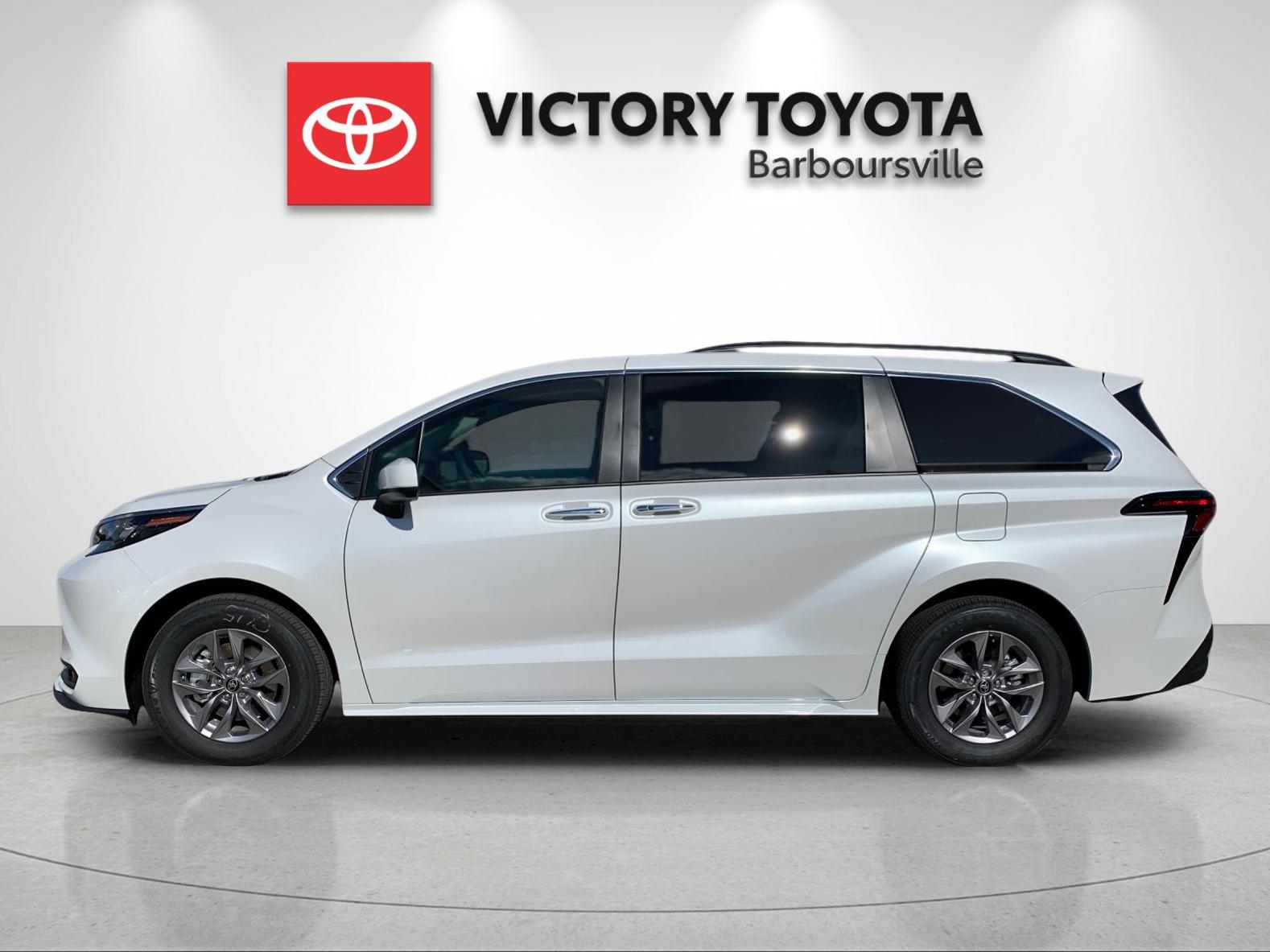 New 2026 Wind Chill Pearl Toyota XLE image 2