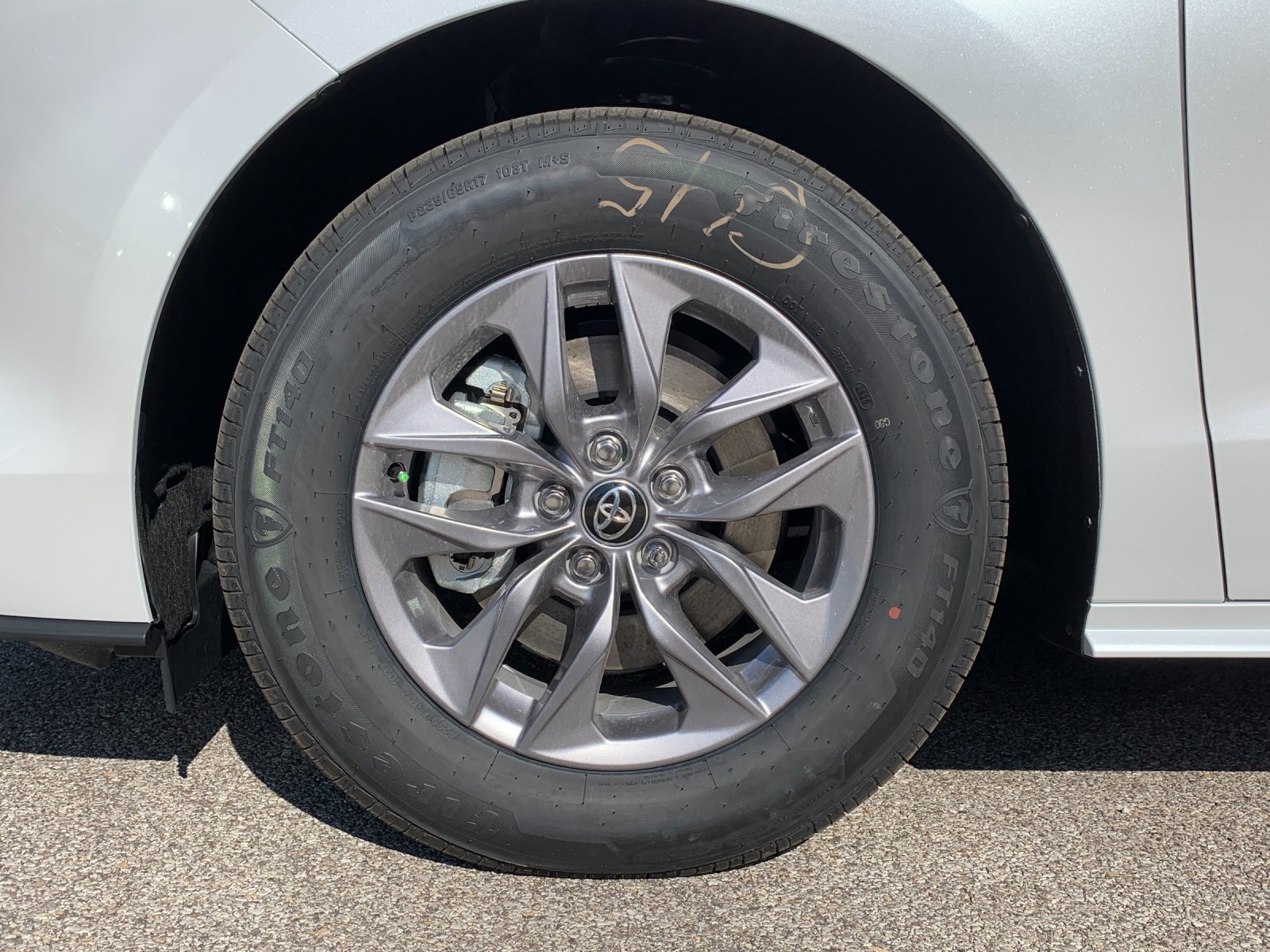 New 2026 Wind Chill Pearl Toyota XLE image 32