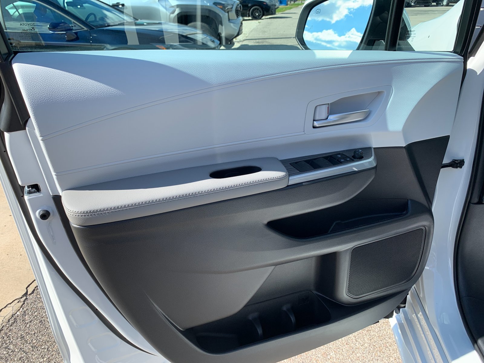 New 2026 Wind Chill Pearl Toyota XLE image 11