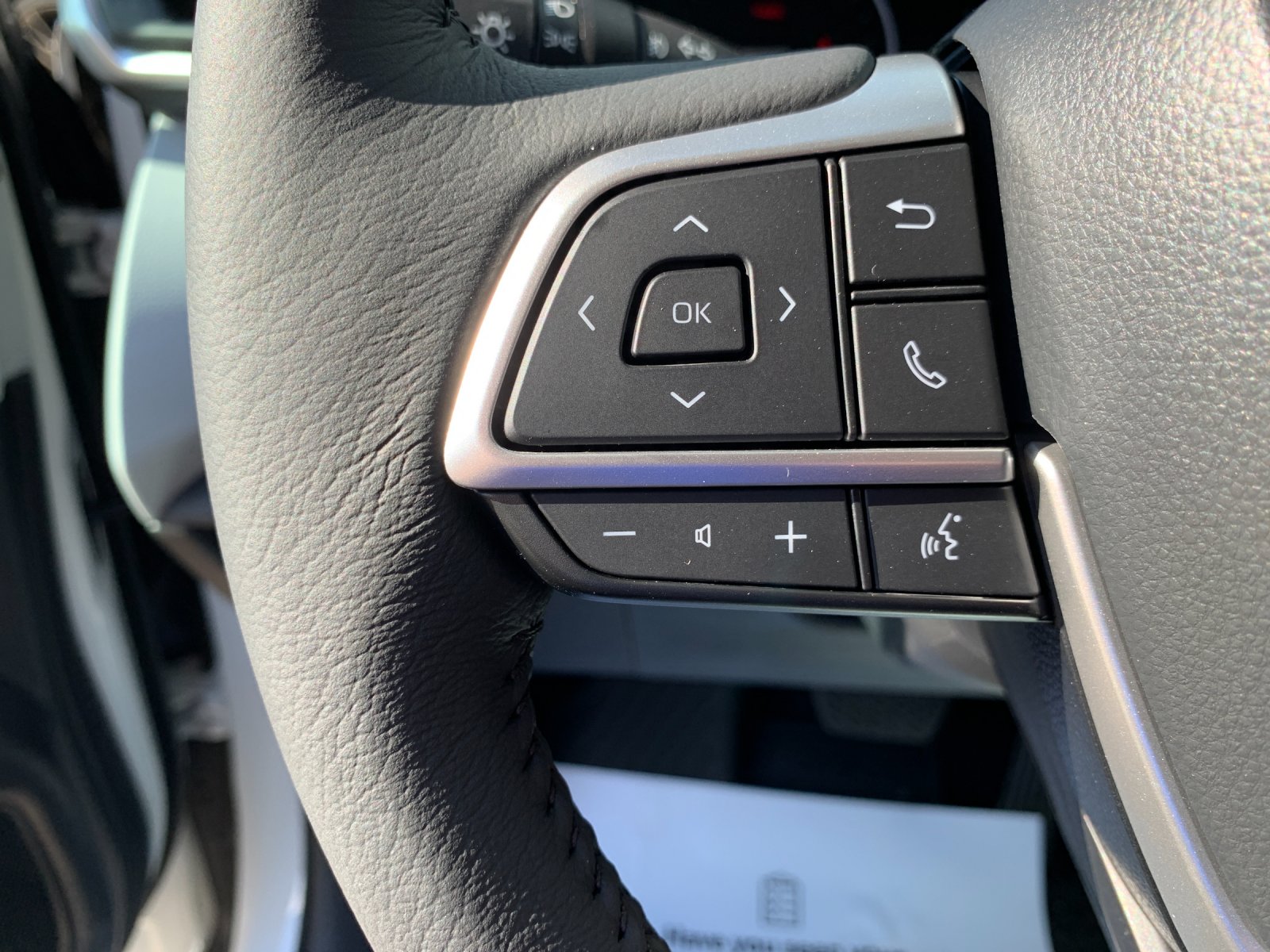 New 2026 Wind Chill Pearl Toyota XLE image 27