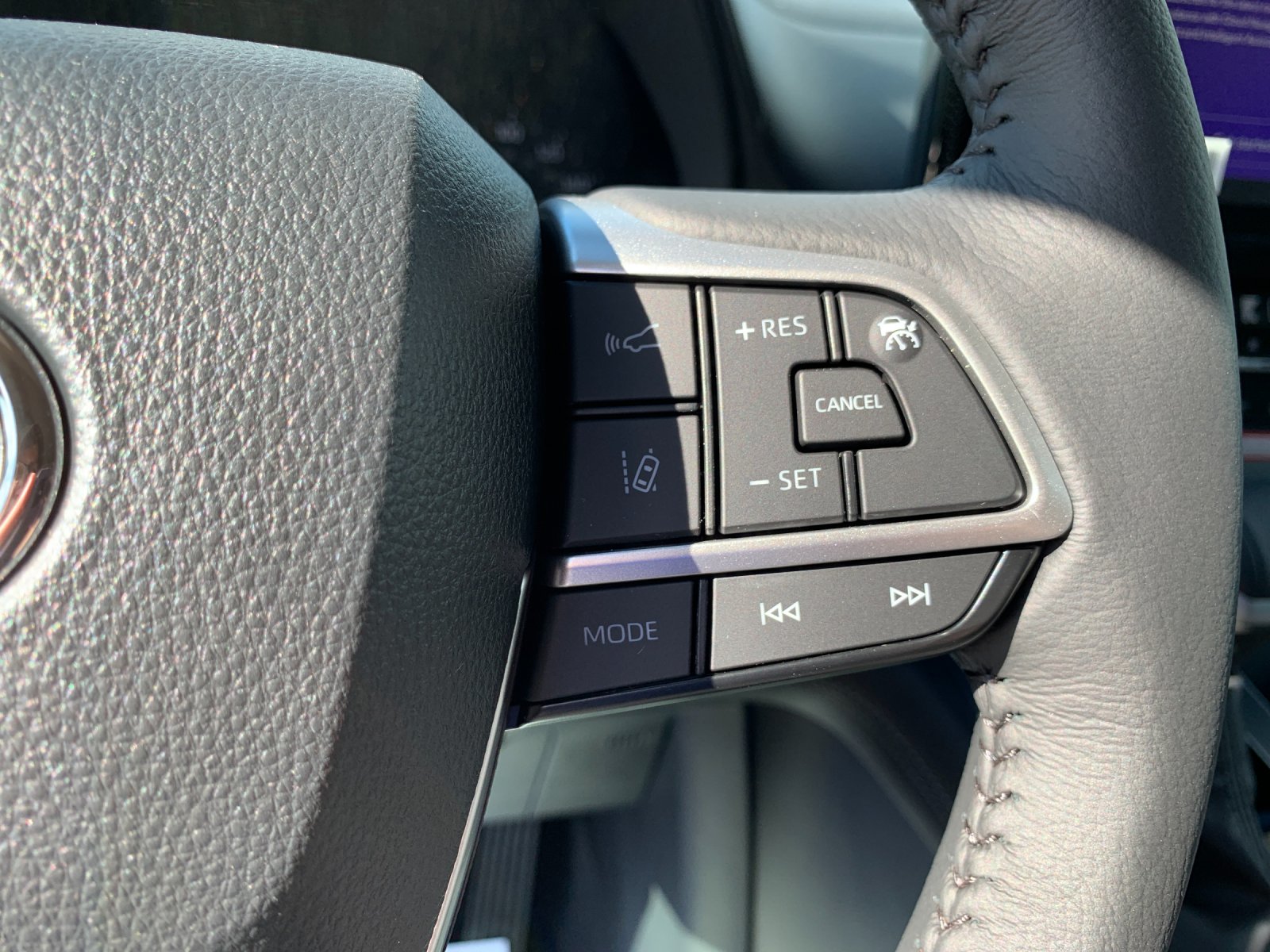 New 2026 Wind Chill Pearl Toyota XLE image 28