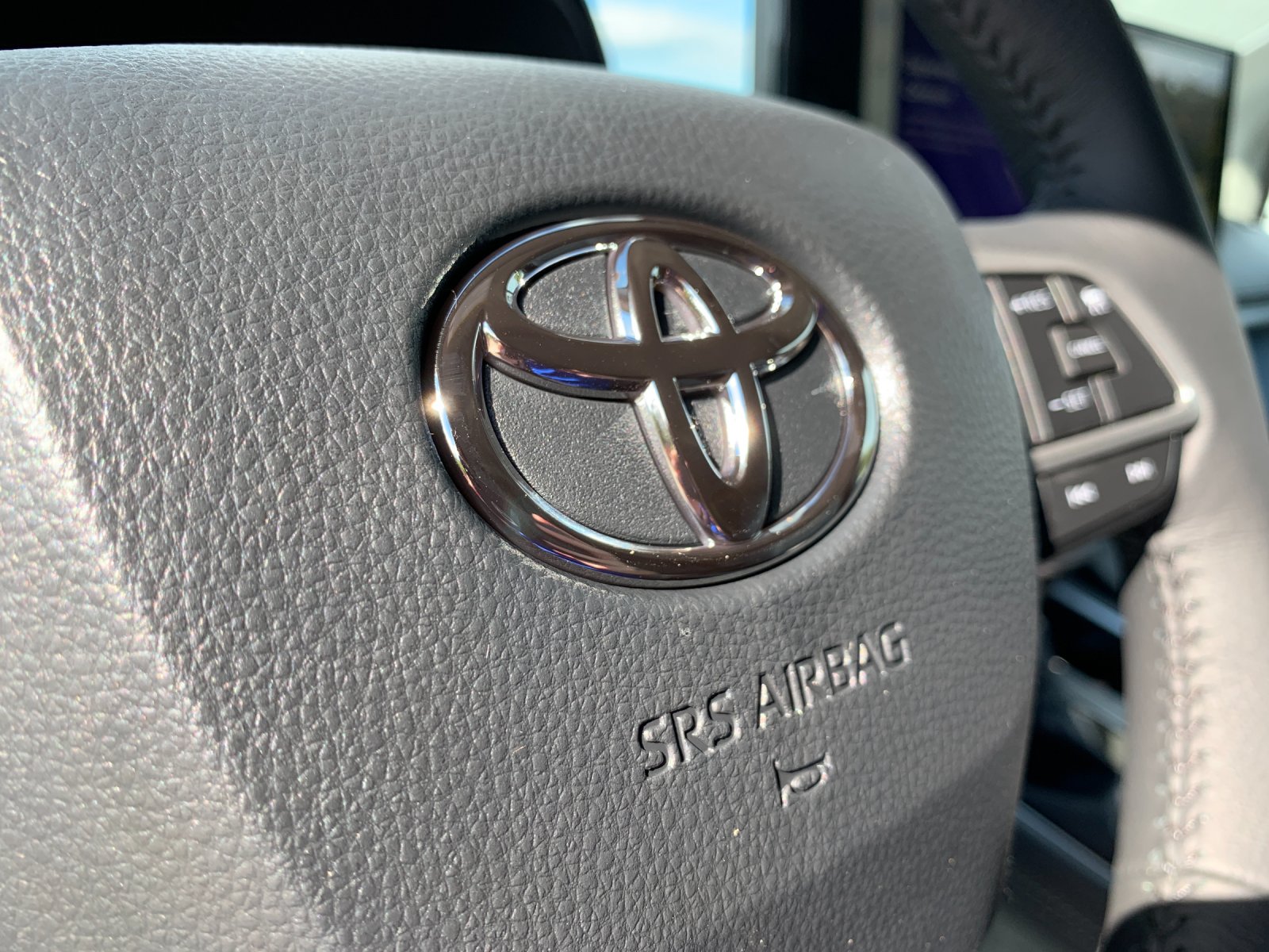 New 2026 Wind Chill Pearl Toyota XLE image 34