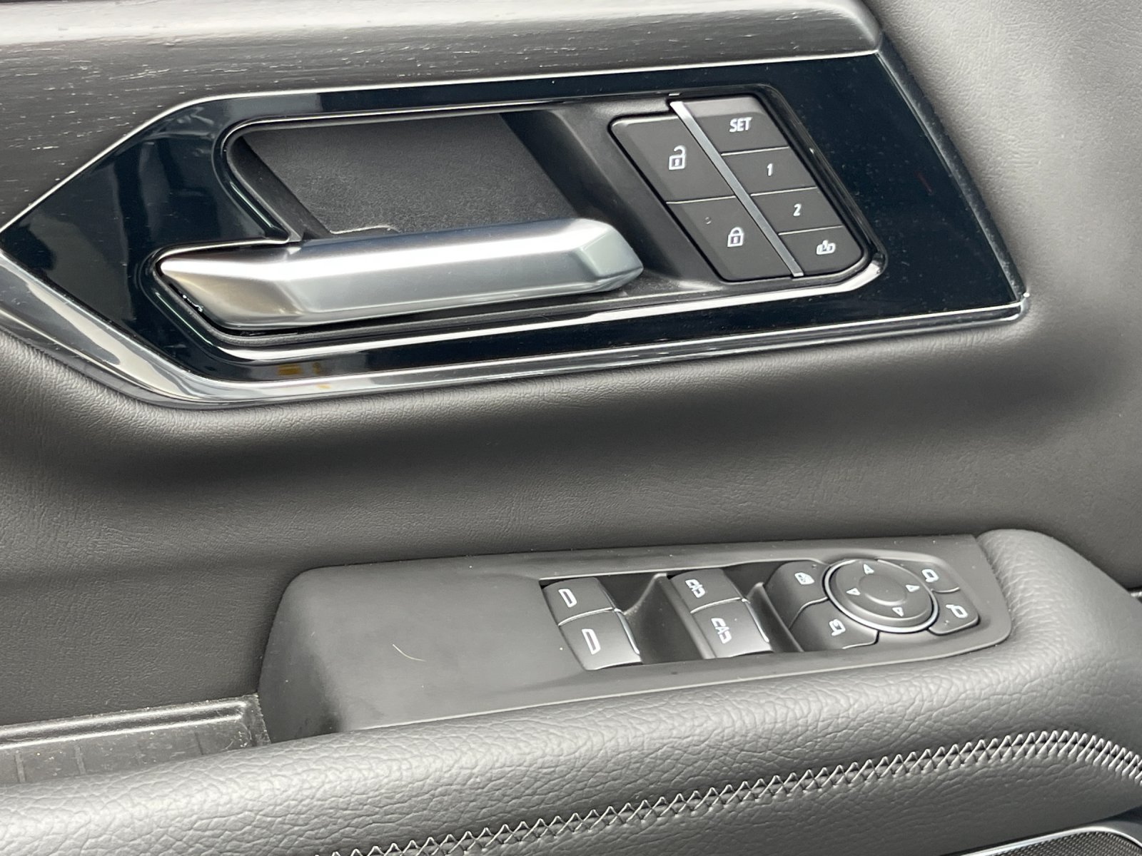 2026 GMC Yukon XL Denali - Photo 12