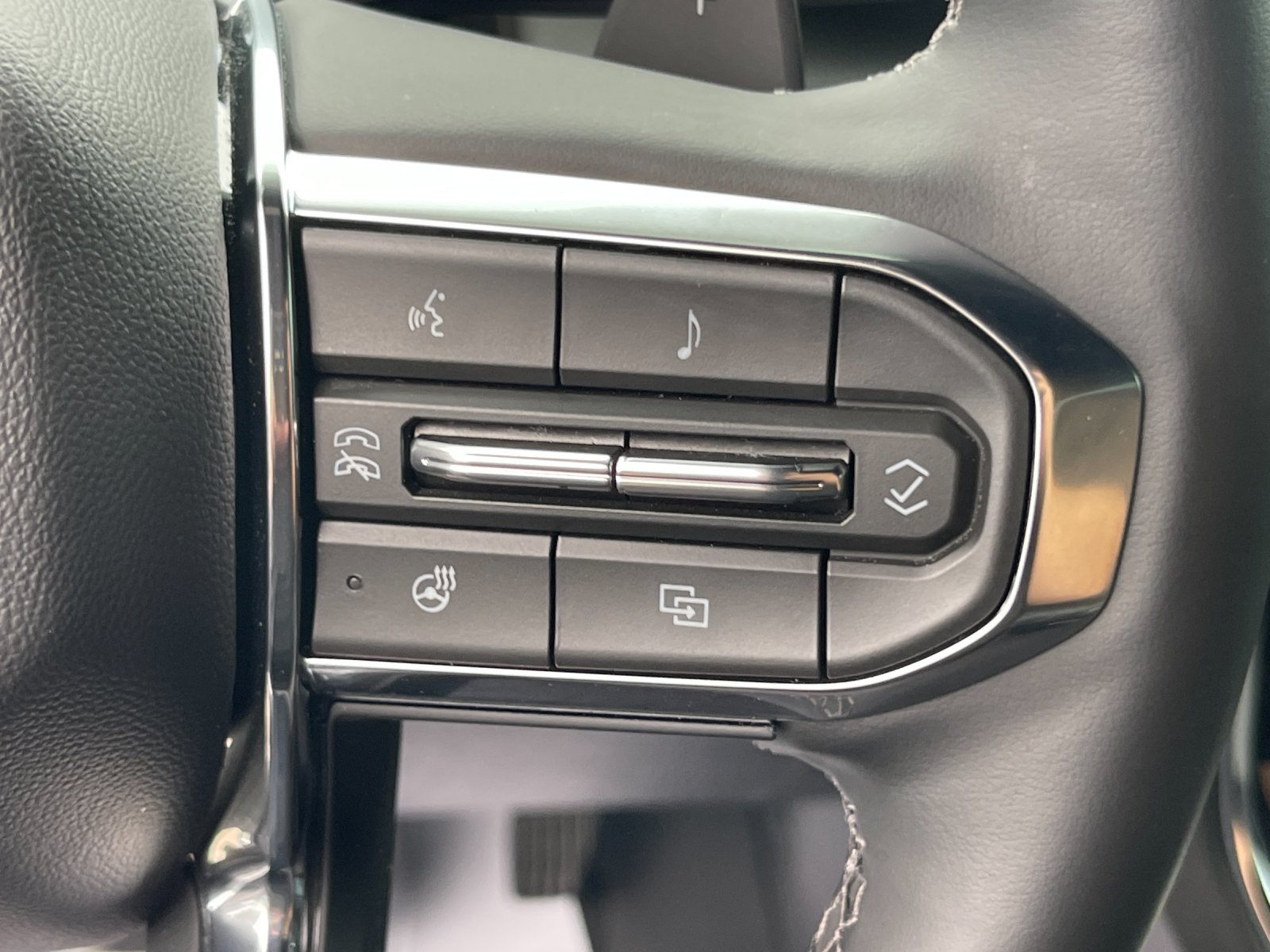 2026 GMC Yukon XL Denali - Photo 27