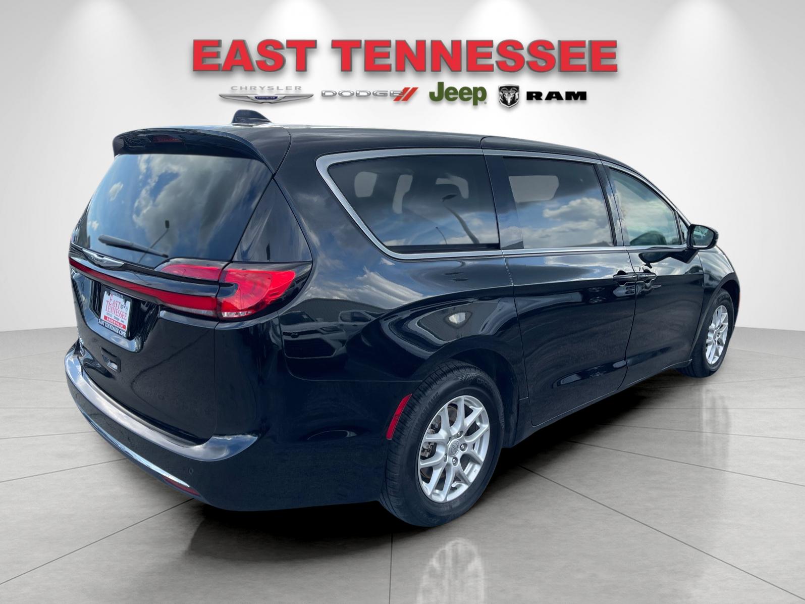 Used 2024 Black Chrysler Touring L image 3