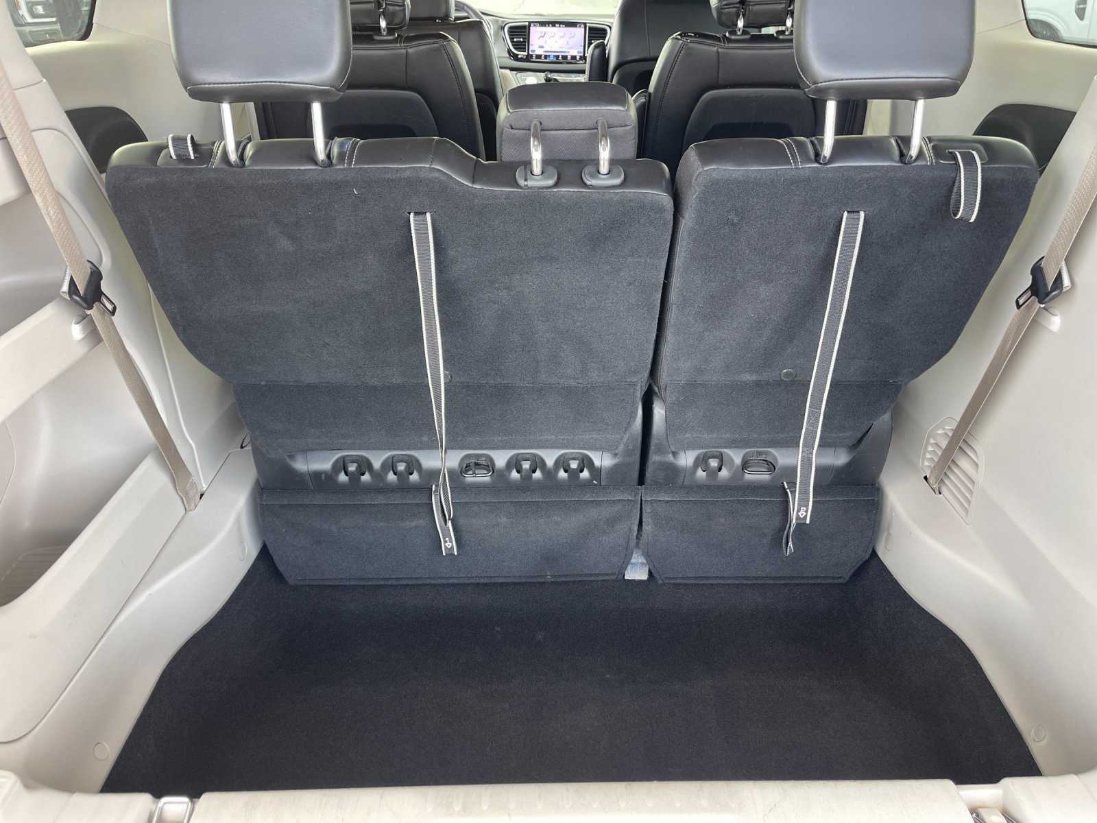Used 2024 Black Chrysler Touring L image 19