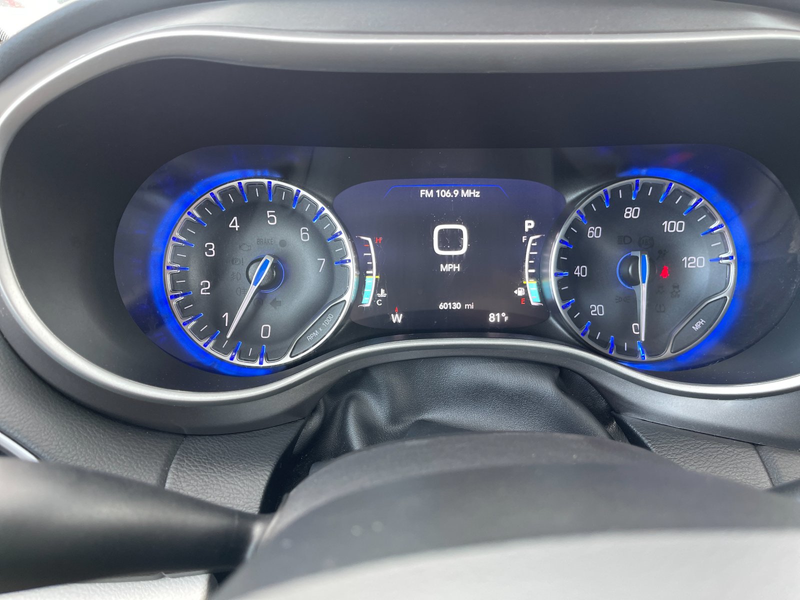 Used 2024 Black Chrysler Touring L image 30
