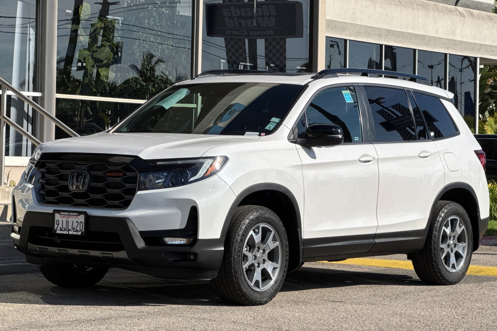 Certified Used 2023 Platinum White Pearl Honda AWD TRAILSPORT image 8