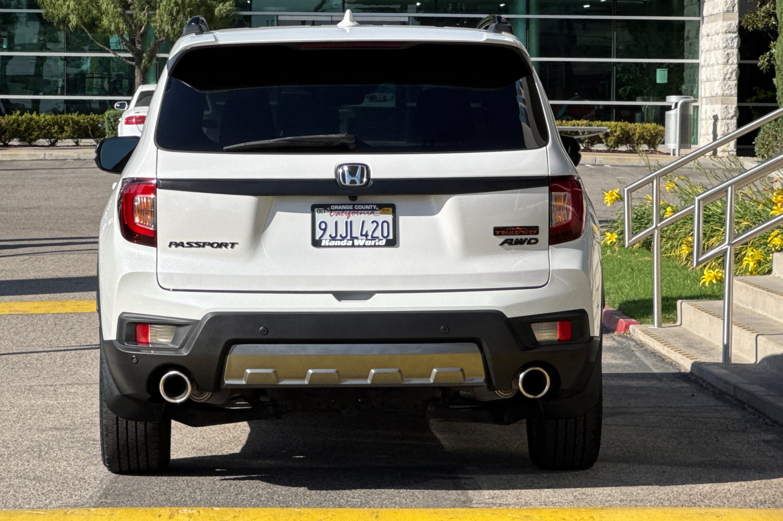 Certified Used 2023 Platinum White Pearl Honda AWD TRAILSPORT image 5