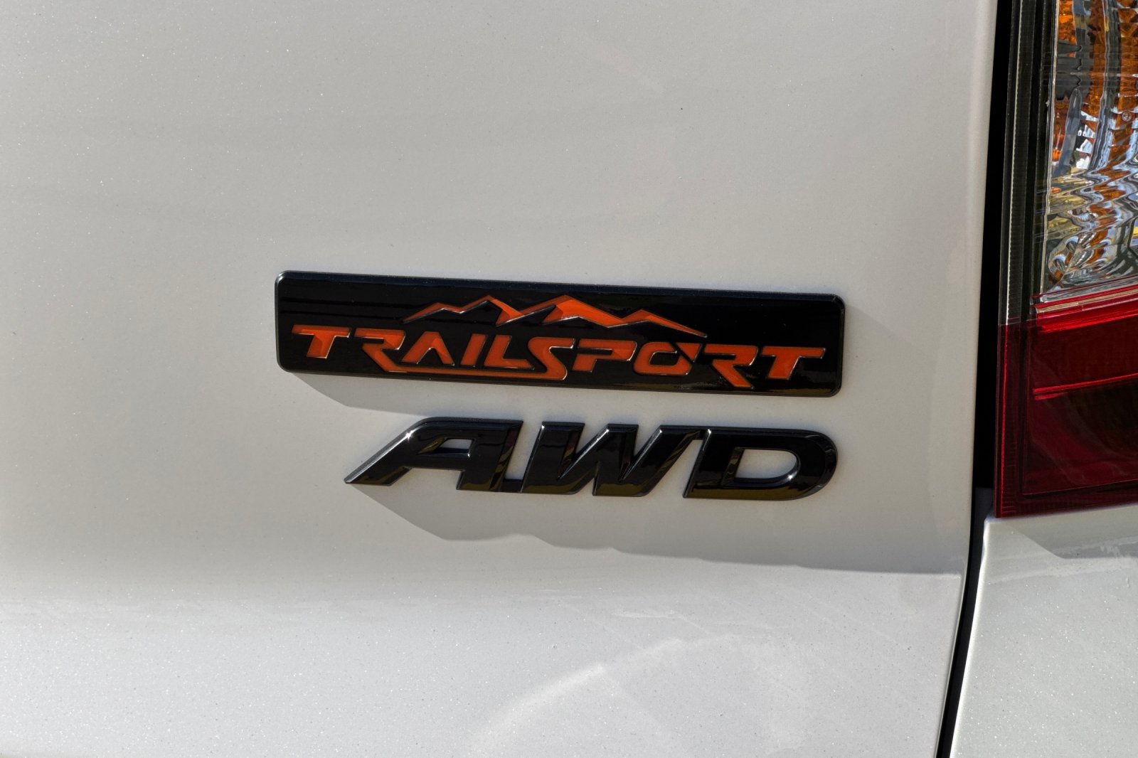 Certified Used 2023 Platinum White Pearl Honda AWD TRAILSPORT image 28