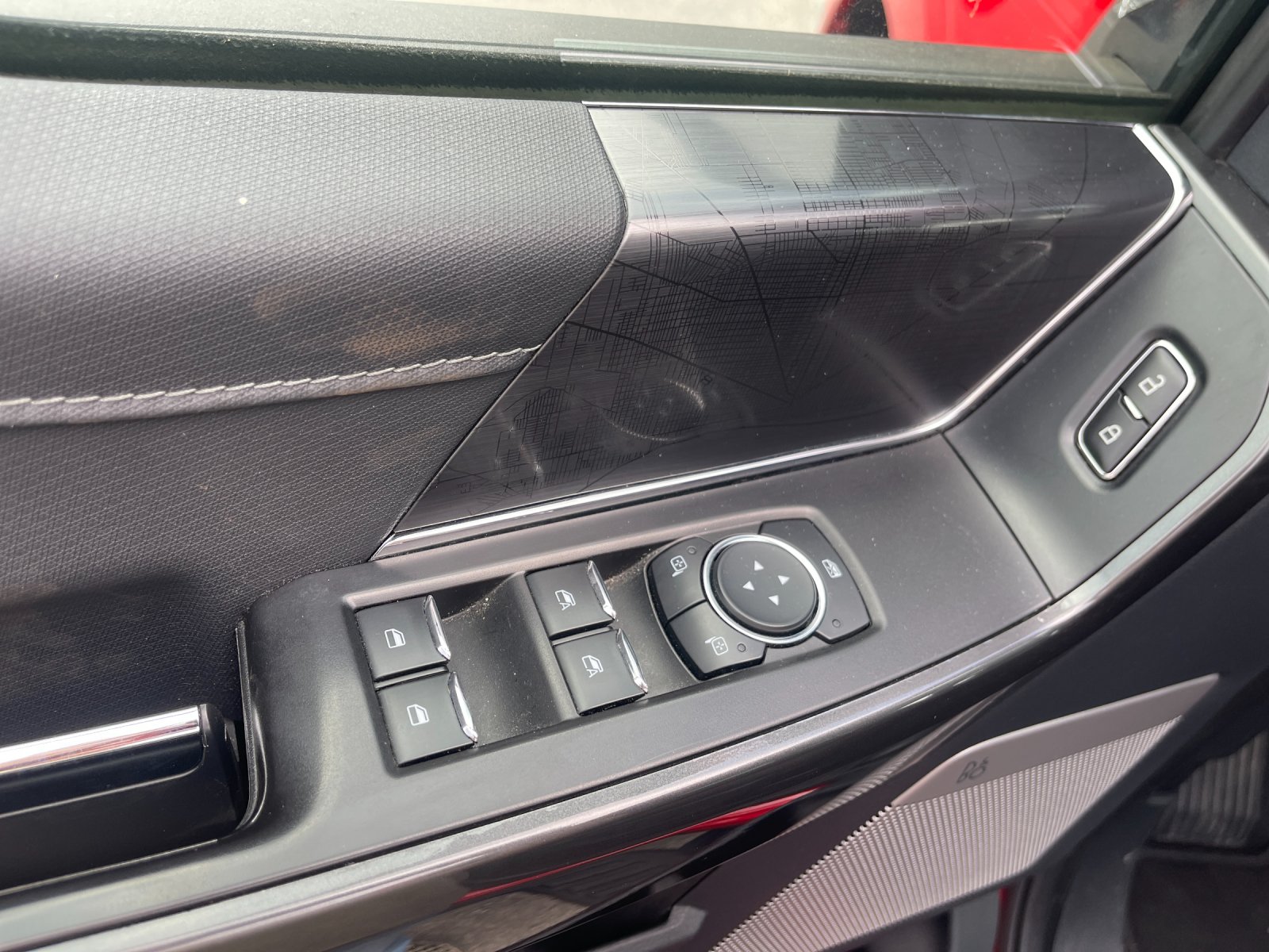 Used 2023 Red Ford XLT image 13