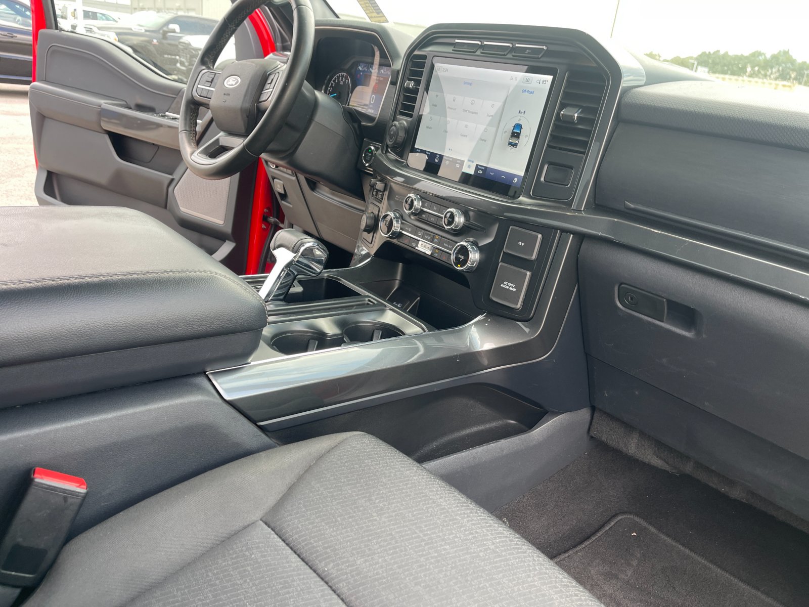 Used 2023 Red Ford XLT image 18