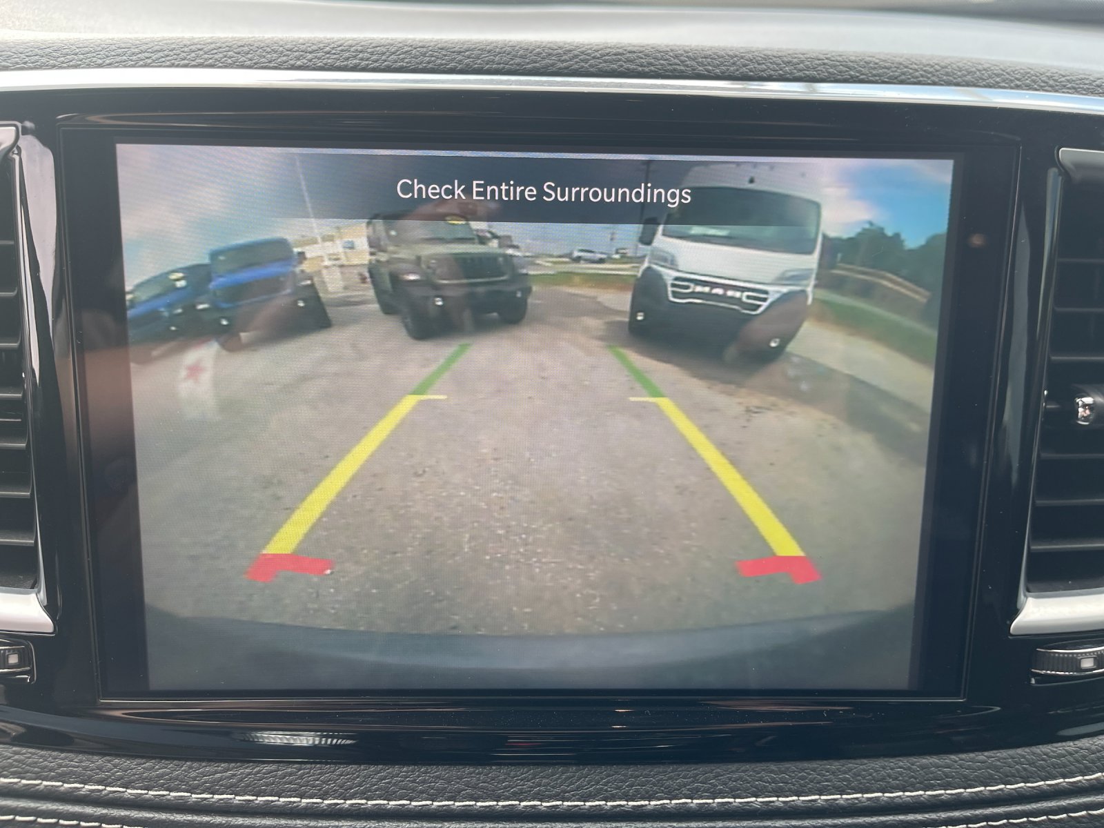 Used 2025 White Chrysler Limited image 23