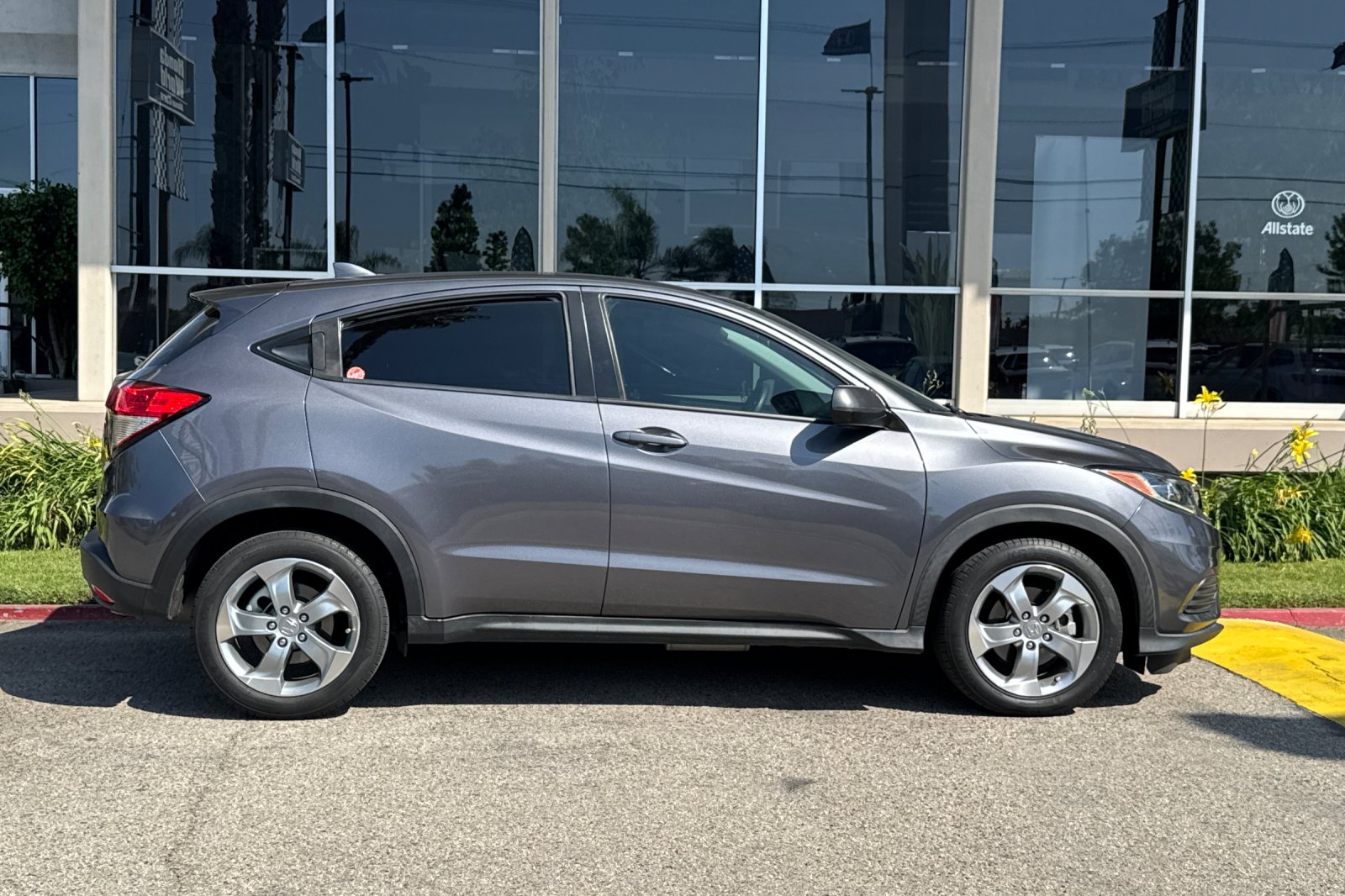 Certified Used 2022 Modern Steel Metallic Honda LX image 4