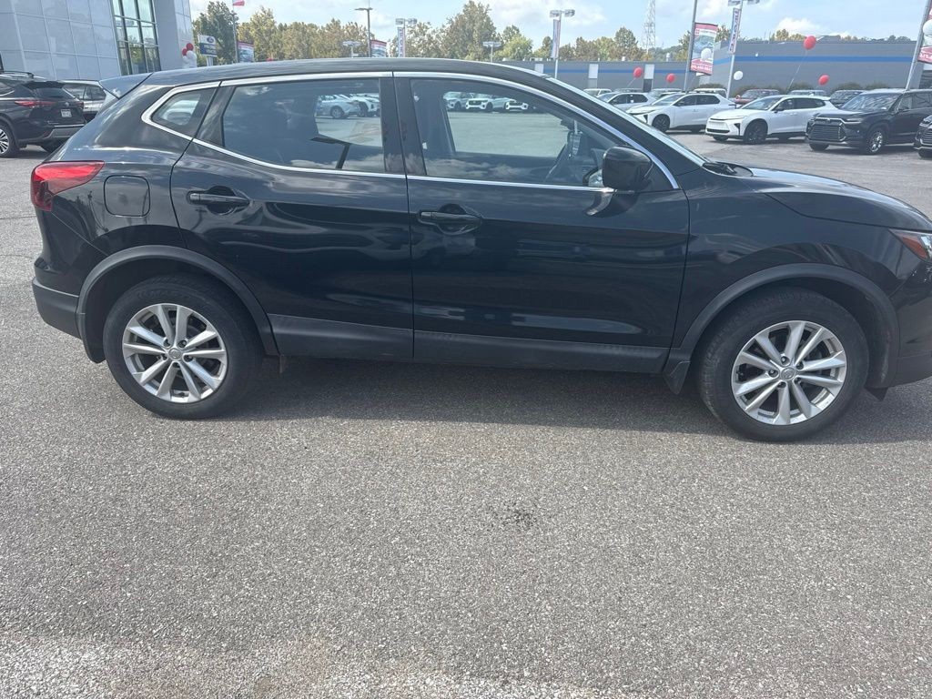 Used 2018 Black Nissan S image 4