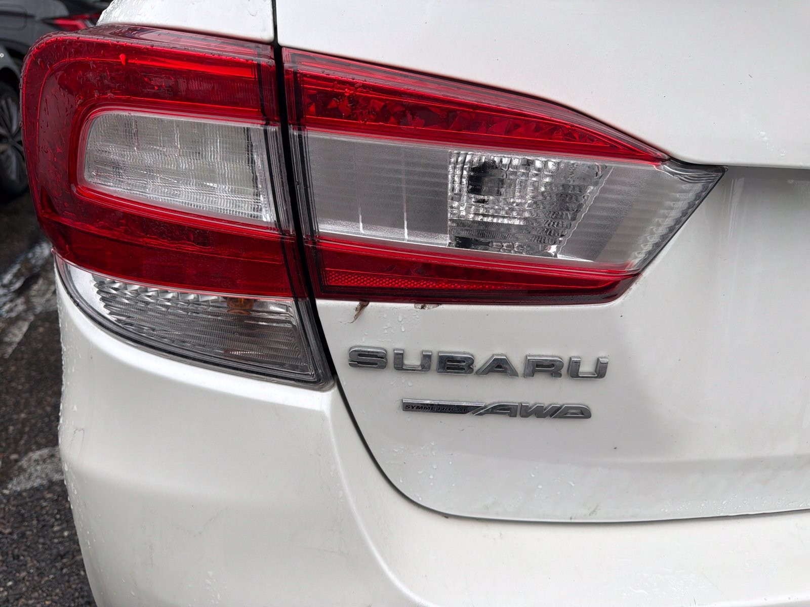 Used 2018 Crystal White Pearl Subaru 2.0i Premium image 12