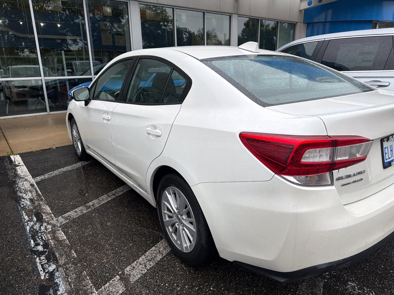 Used 2018 Crystal White Pearl Subaru 2.0i Premium image 13
