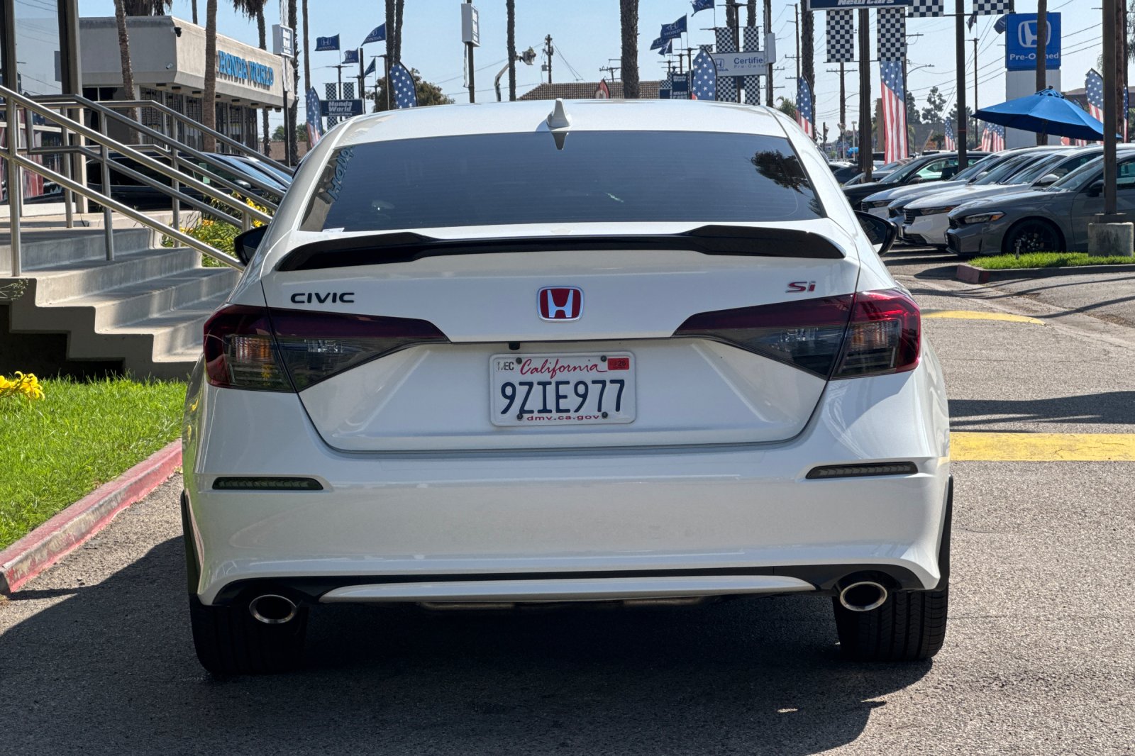 Used 2026 Platinum White Pearl Honda FWD image 6