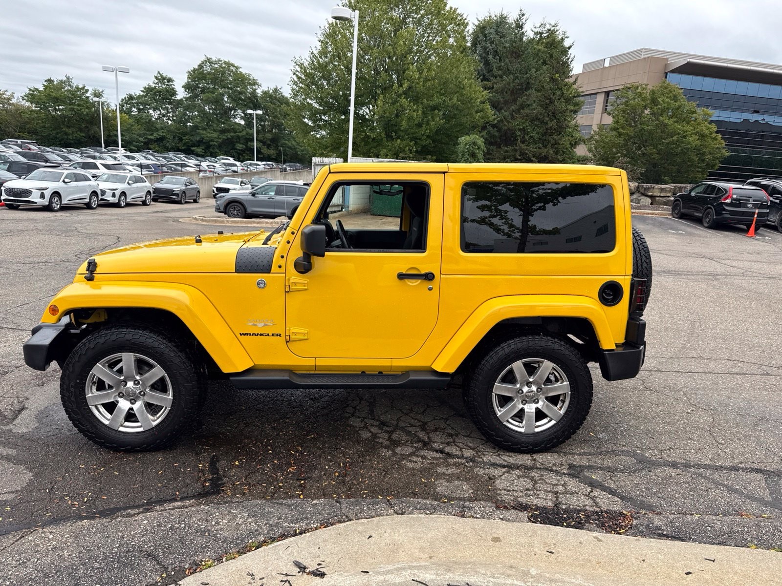 Used 2015 Baja Yellow Clearcoat Jeep Sahara image 2
