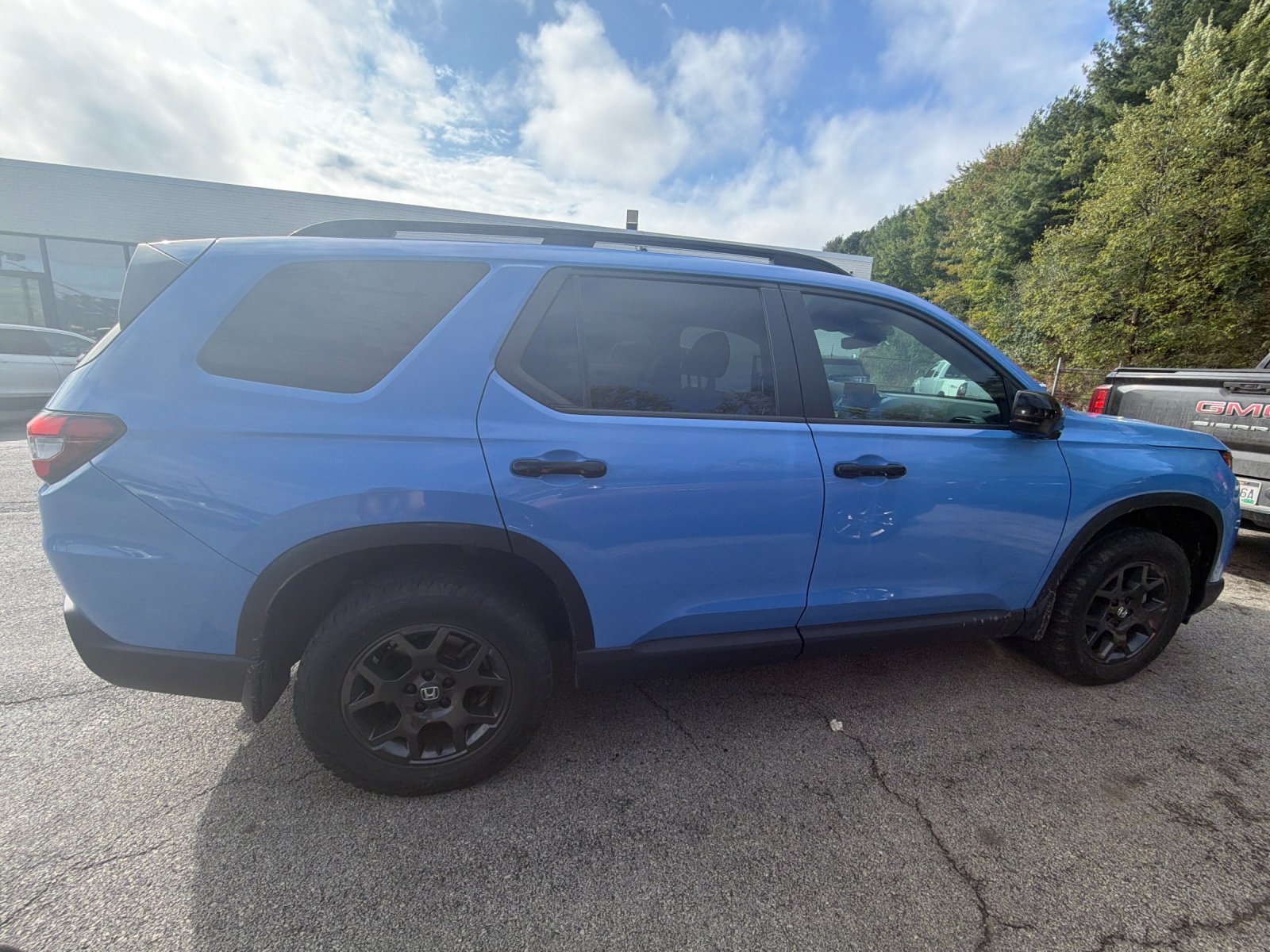 Used 2024 Diffused Sky Pearl Honda TrailSport image 6