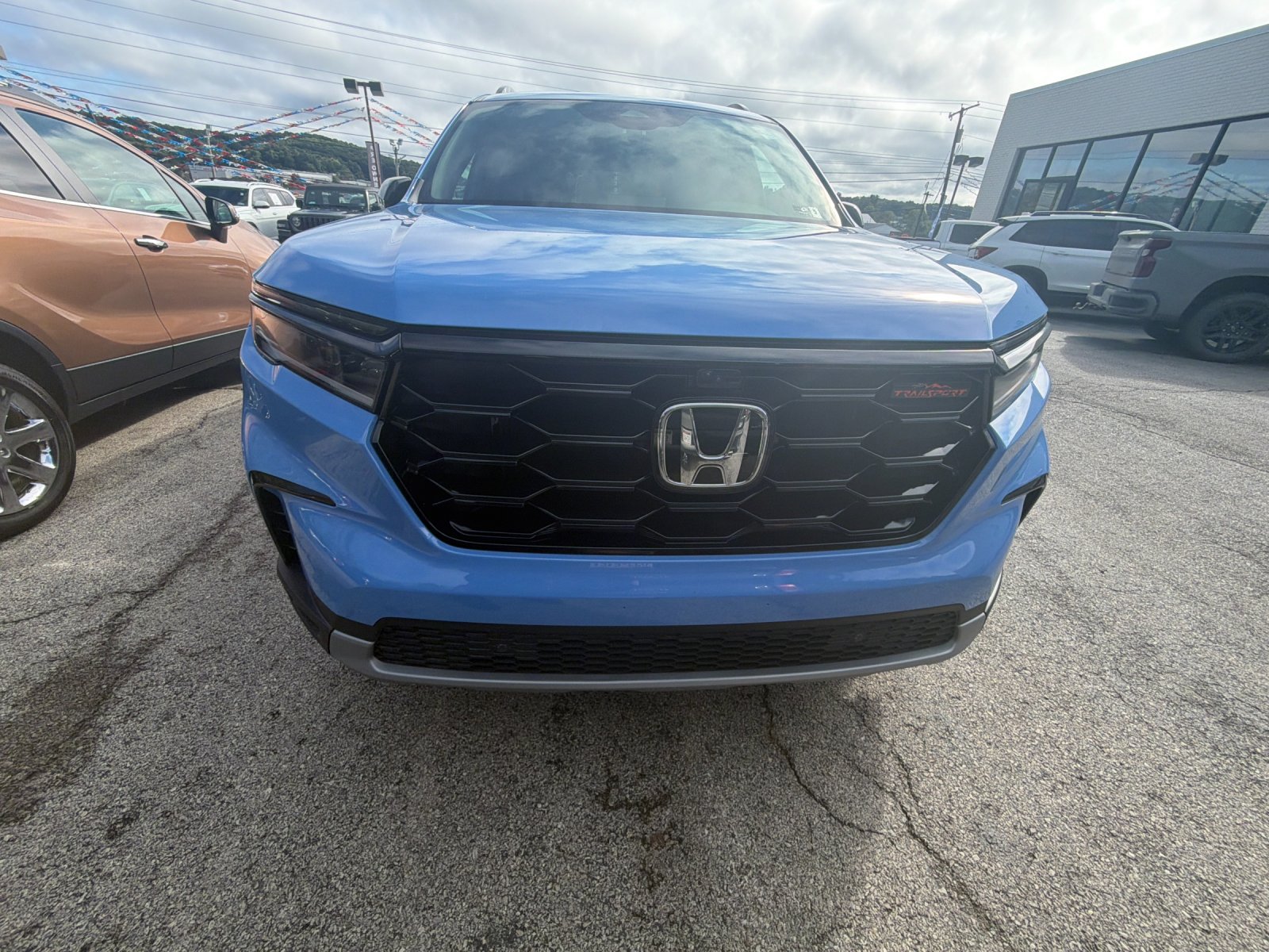 Used 2024 Diffused Sky Pearl Honda TrailSport image 8