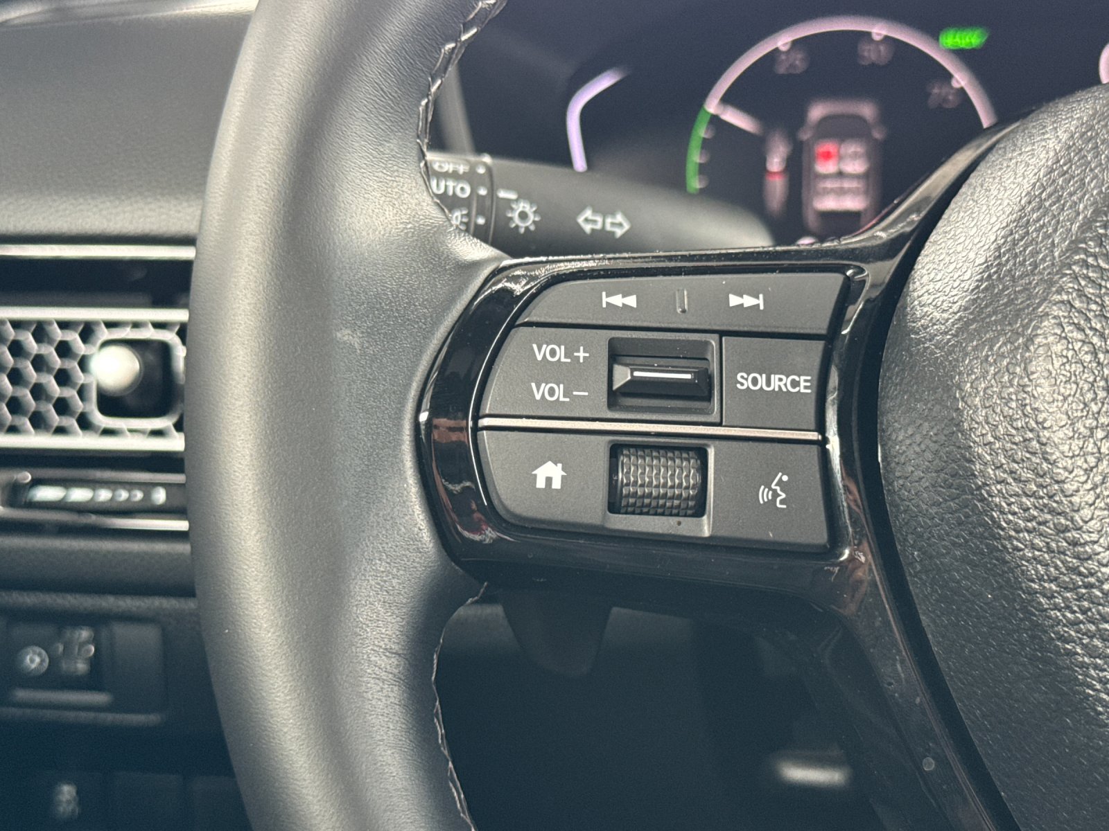 Used 2025 Urban Gray Honda Sport 4D Sedan image 25