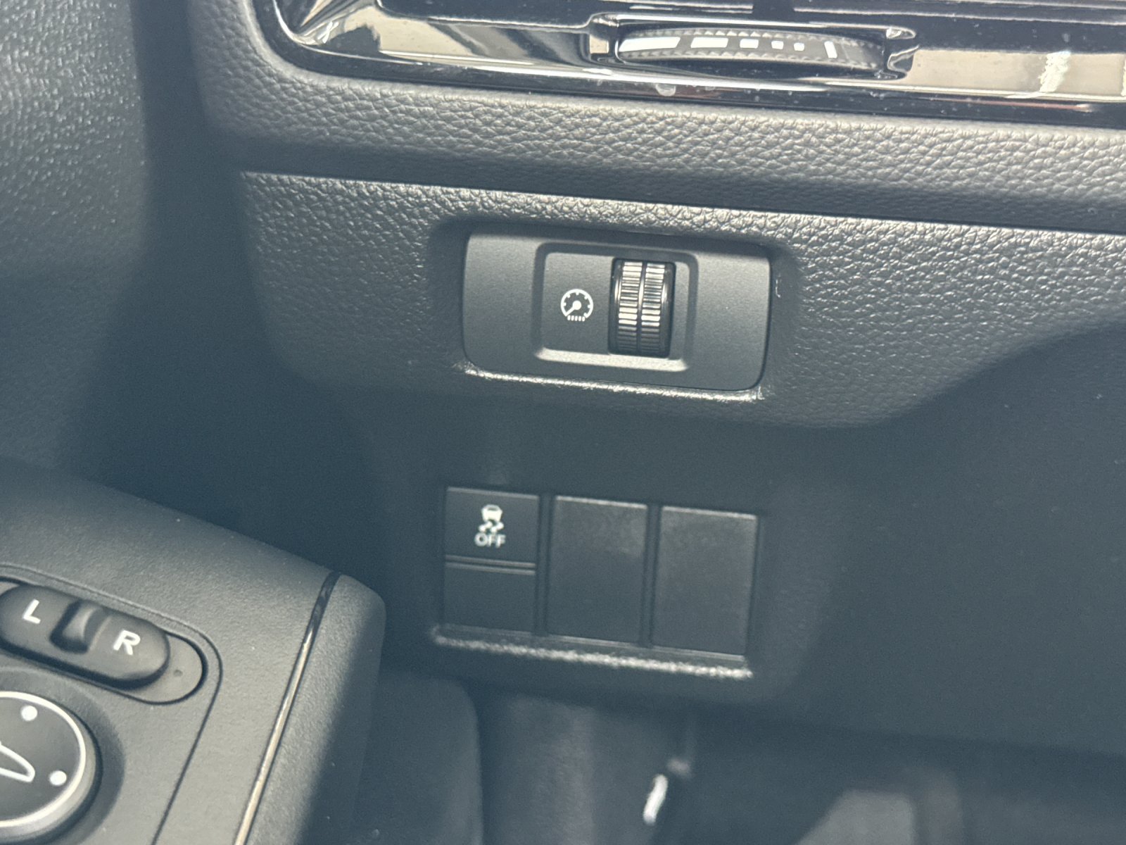 Used 2025 Urban Gray Honda Sport 4D Sedan image 29