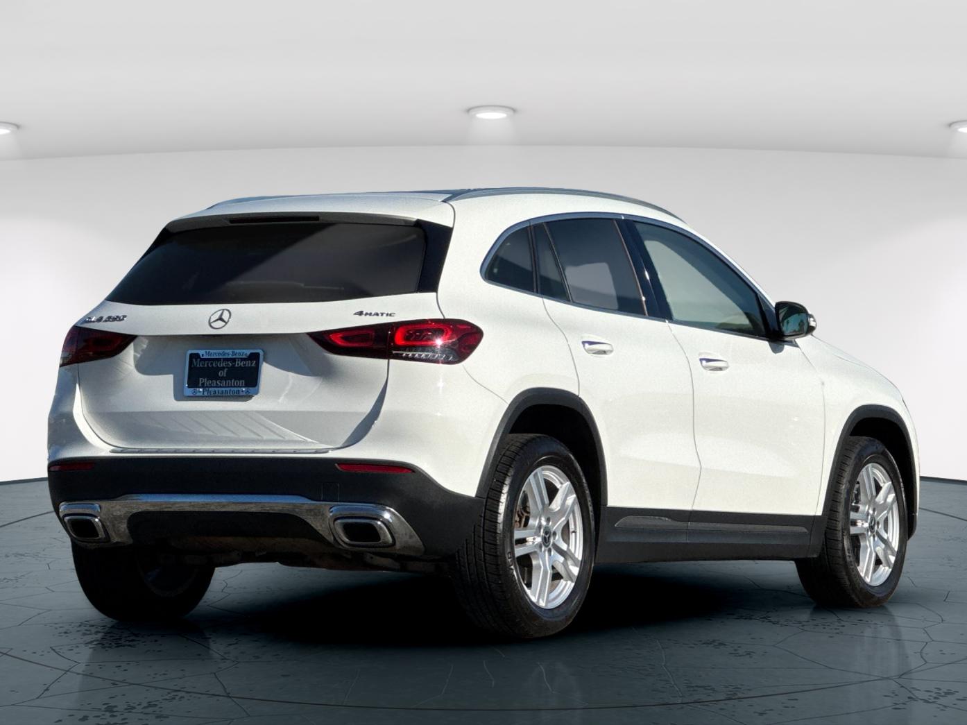 Used 2021 Polar White Mercedes-Benz GLA 250 4D Sport Utility 4MATIC® image 6