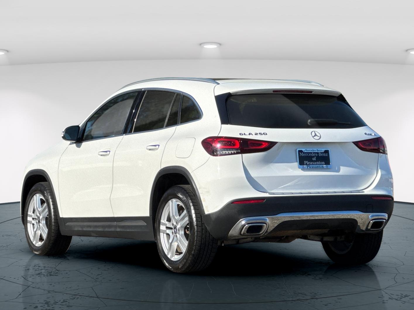 Used 2021 Polar White Mercedes-Benz GLA 250 4D Sport Utility 4MATIC® image 4